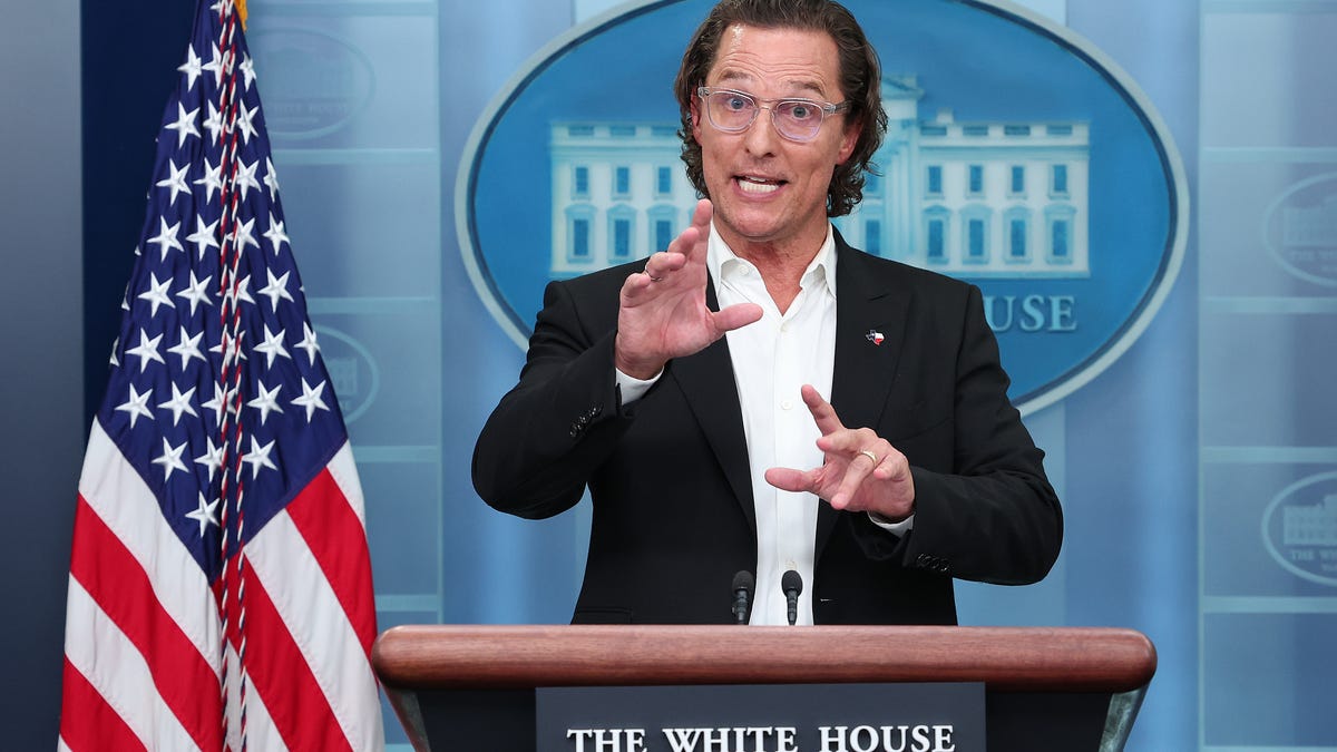 WASHINGTON, DC - JUNE 07: After meeting with President Joe Biden, actor Matthew McConaughey talks to reporters during the daily news conference in the Brady Press Briefing Room at the White House on June 07, 2022 in Washington, DC. McConaughey, a native of Uvalde, Texas, expressed his support for new legislation for more gun safety in the wake of the elementary school shooting in his home town that left 19 children and 2 adults dead. (Photo by Win McNamee/Getty   Images) ORG XMIT: 775821843 ORIG FILE ID: 1401592473