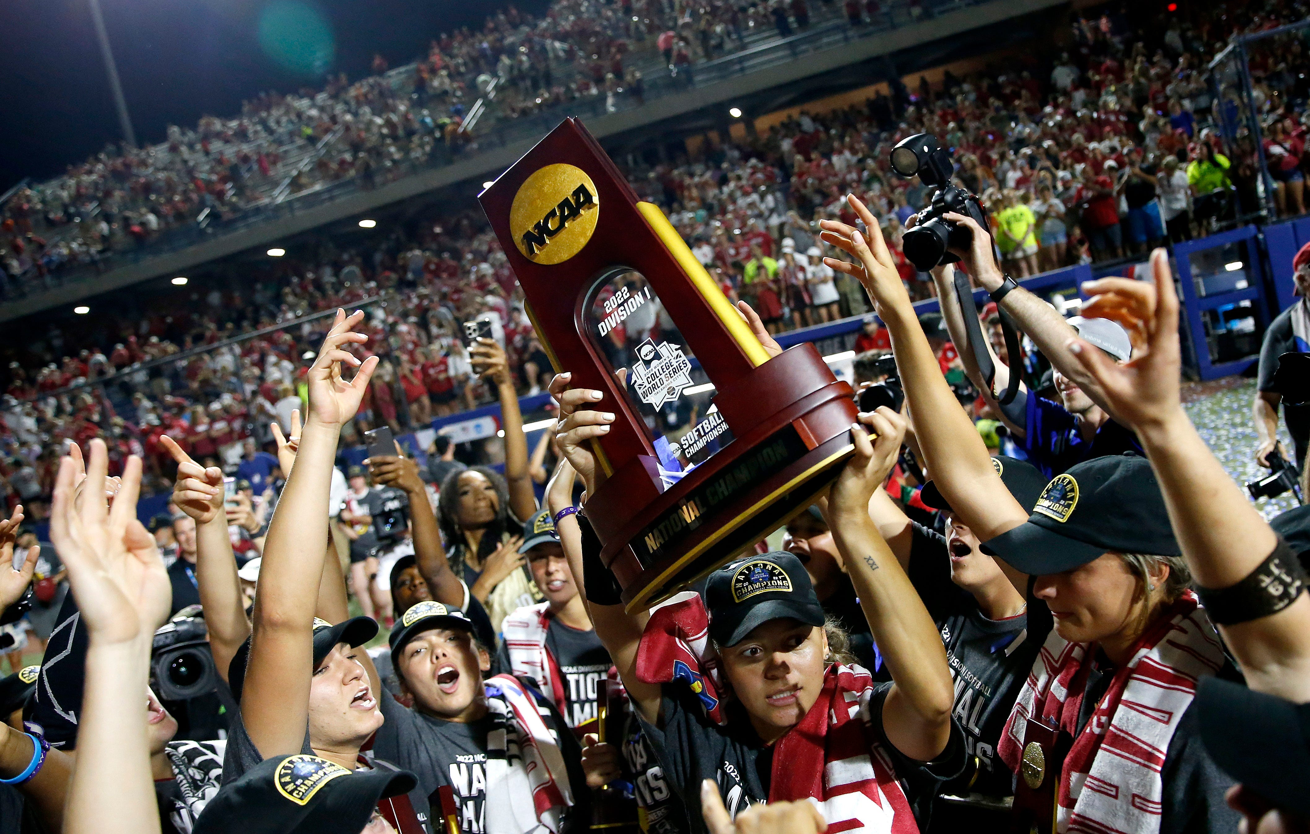 OU Sooners Beat Texas Longhorns, Win Sixth NCAA Softball WCWS Title