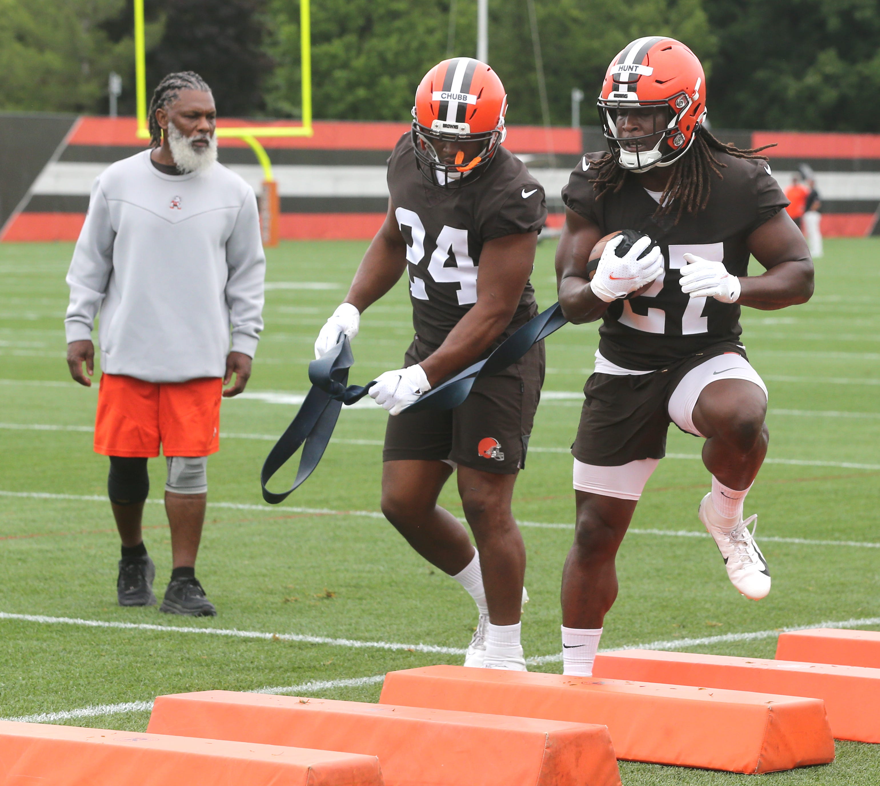 Odell Beckham Jr. hosts youth football camp in Strongsville ahead of  Cleveland Browns training camp Thursday