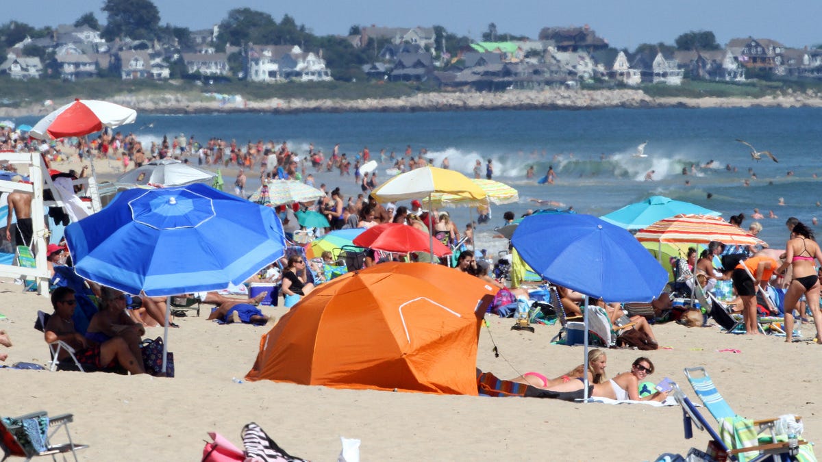 Heading to the beach in RI? Here’s how to check parking availability online