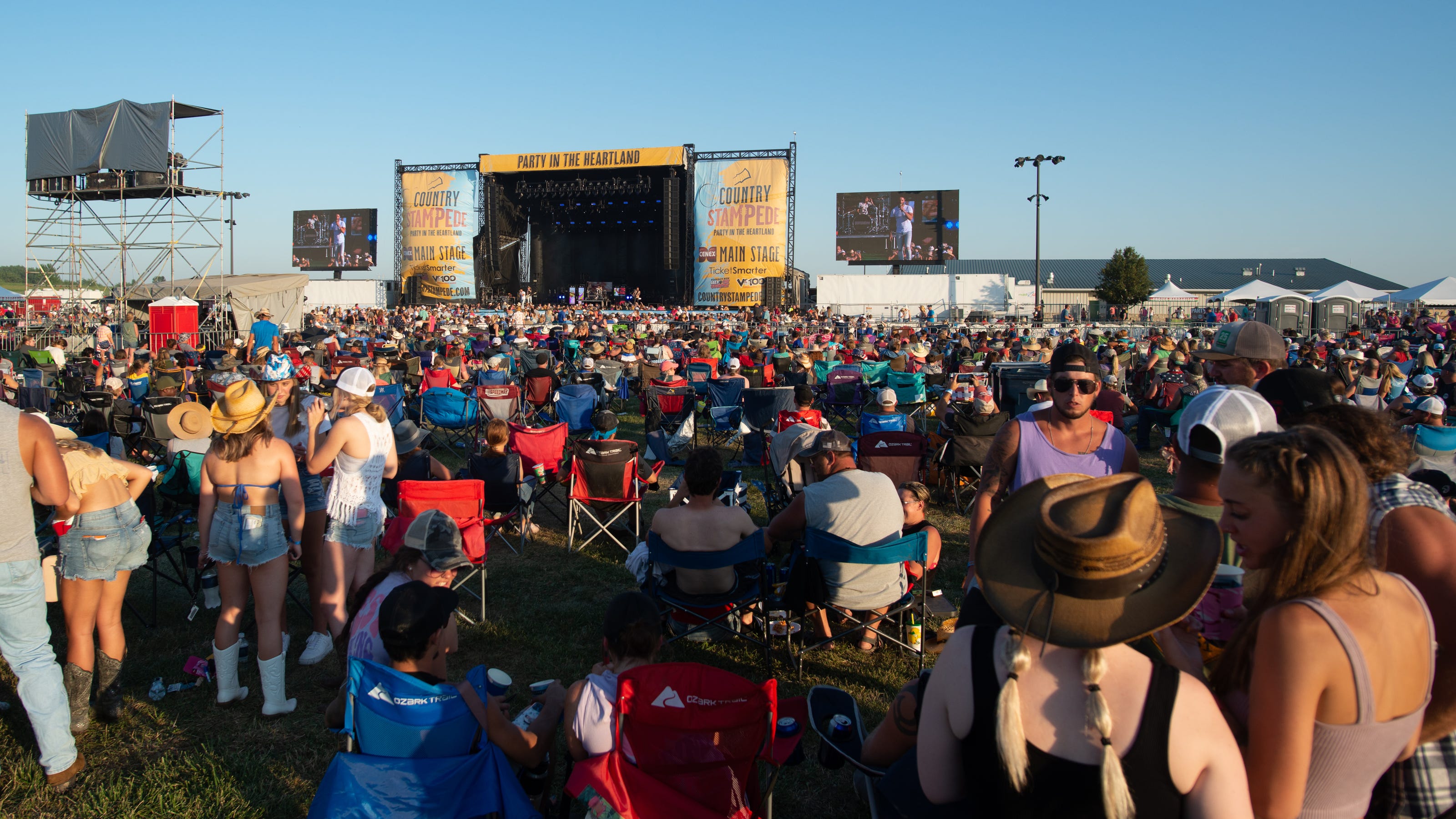 Thousands chill during Country Stampede at Topeka's Heartland Park