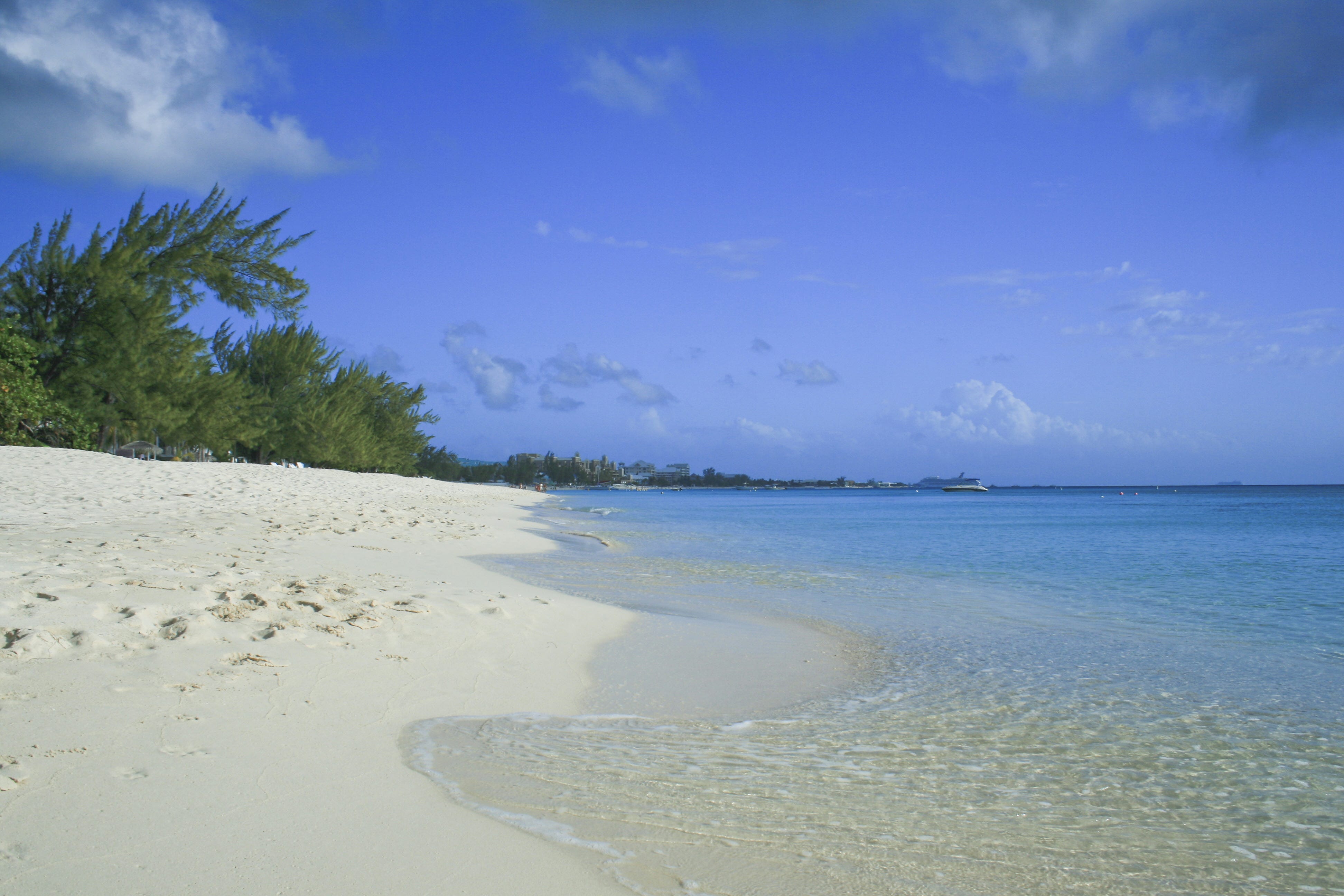 Пляж Seven Mile Beach Каймановы