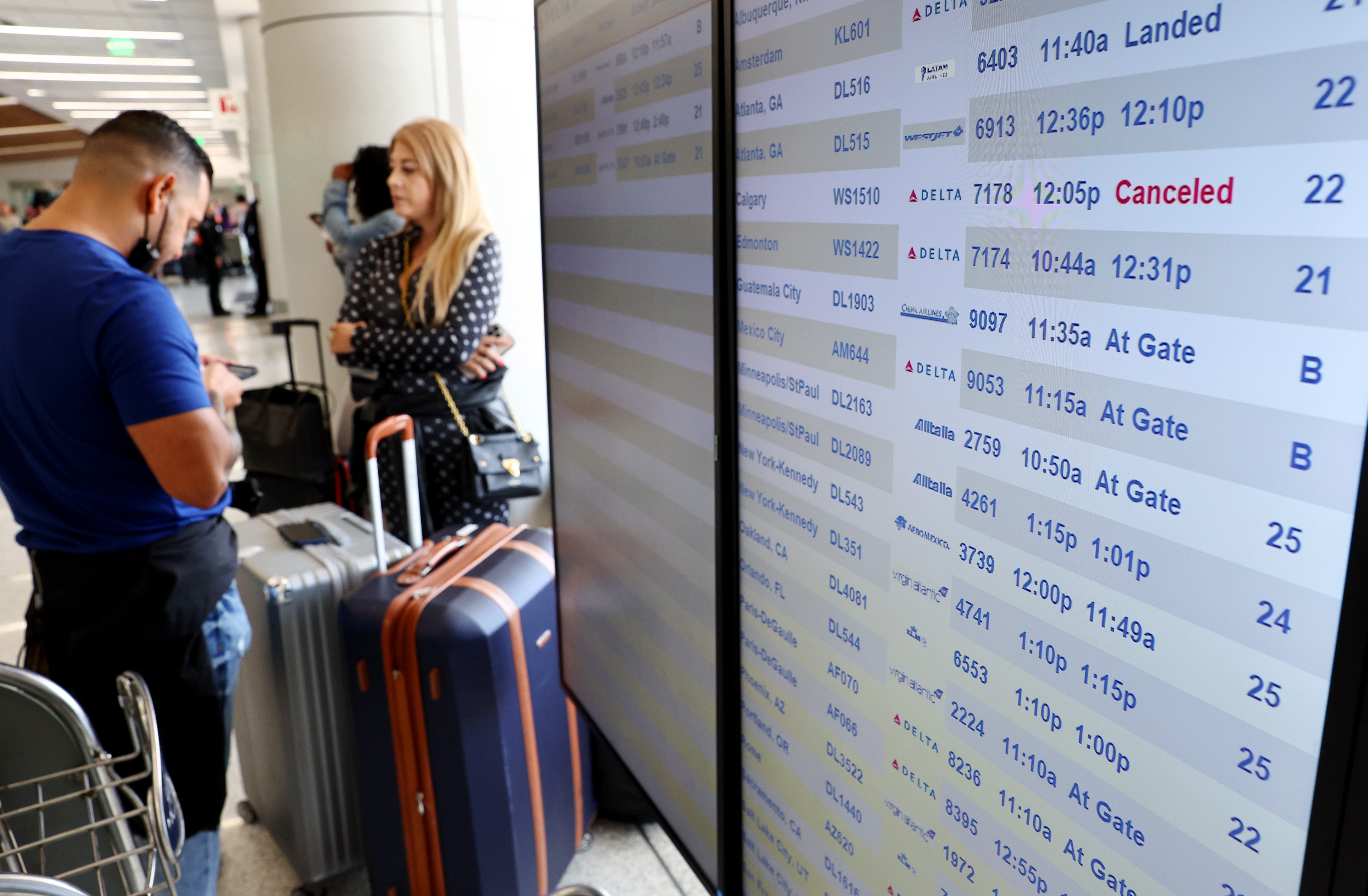 Airline News, Airport Tips and Flight Deals - USATODAY.com