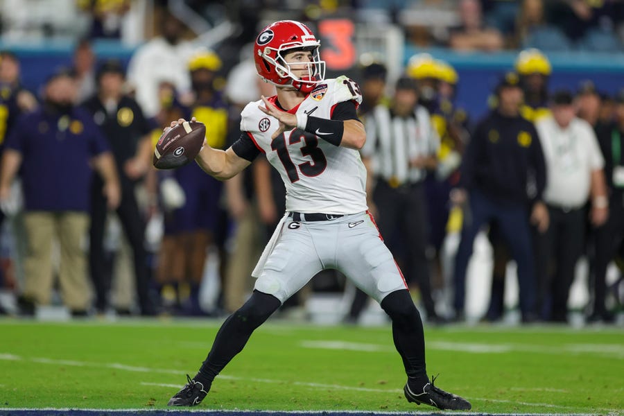 No. 3: Georgia Bulldogs (14-1 in 2021)