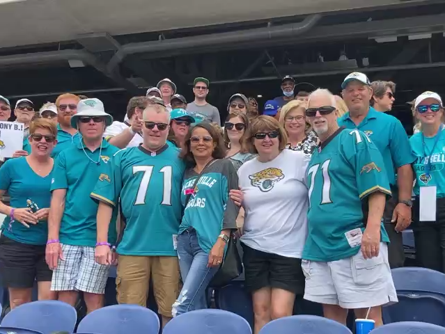 Tony Boselli fans chant his name before his Hall of Fame induction ceremony  Saturday