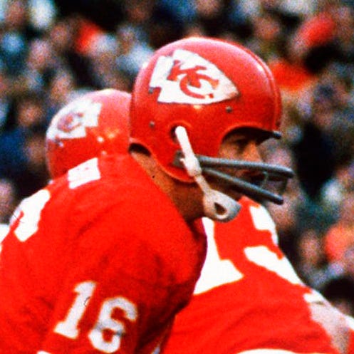 Hall of Fame Chiefs quarterback Len Dawson dies at 87 - The Columbian