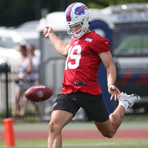 Bills rookie punter Matt Araiza