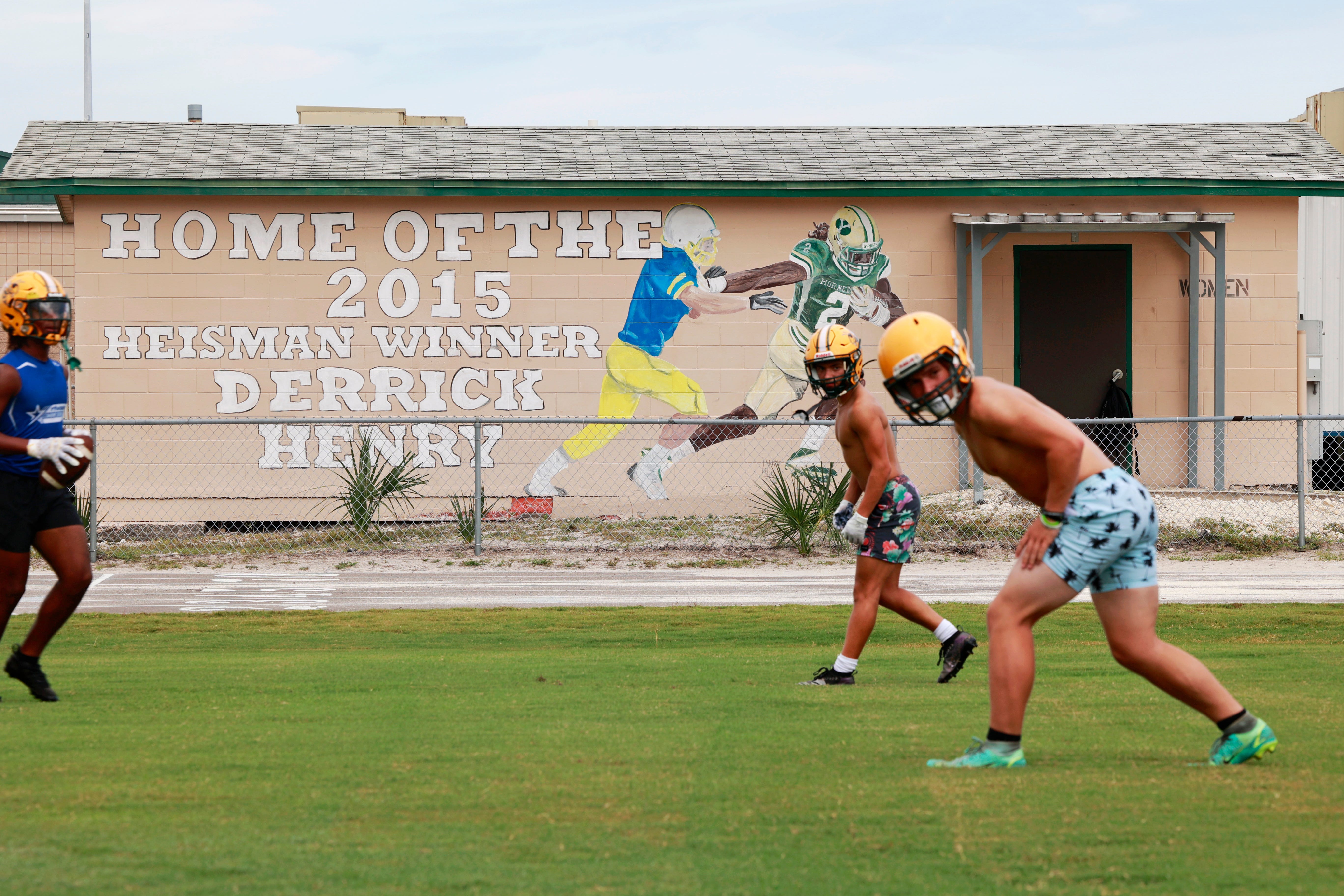 Yulee's Derrick Henry named NFL Offensive Player of the Year