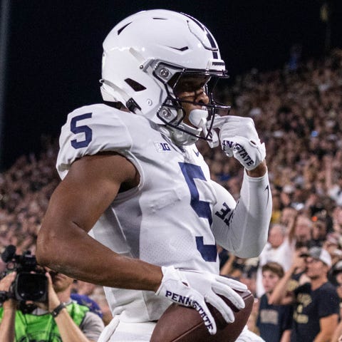 Penn State wide receiver Mitchell Tinsley celebrat