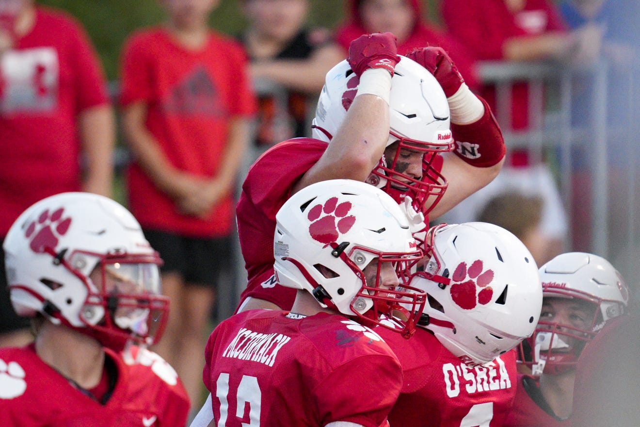 Beechwood football wins 27th straight with win over Simon Kenton