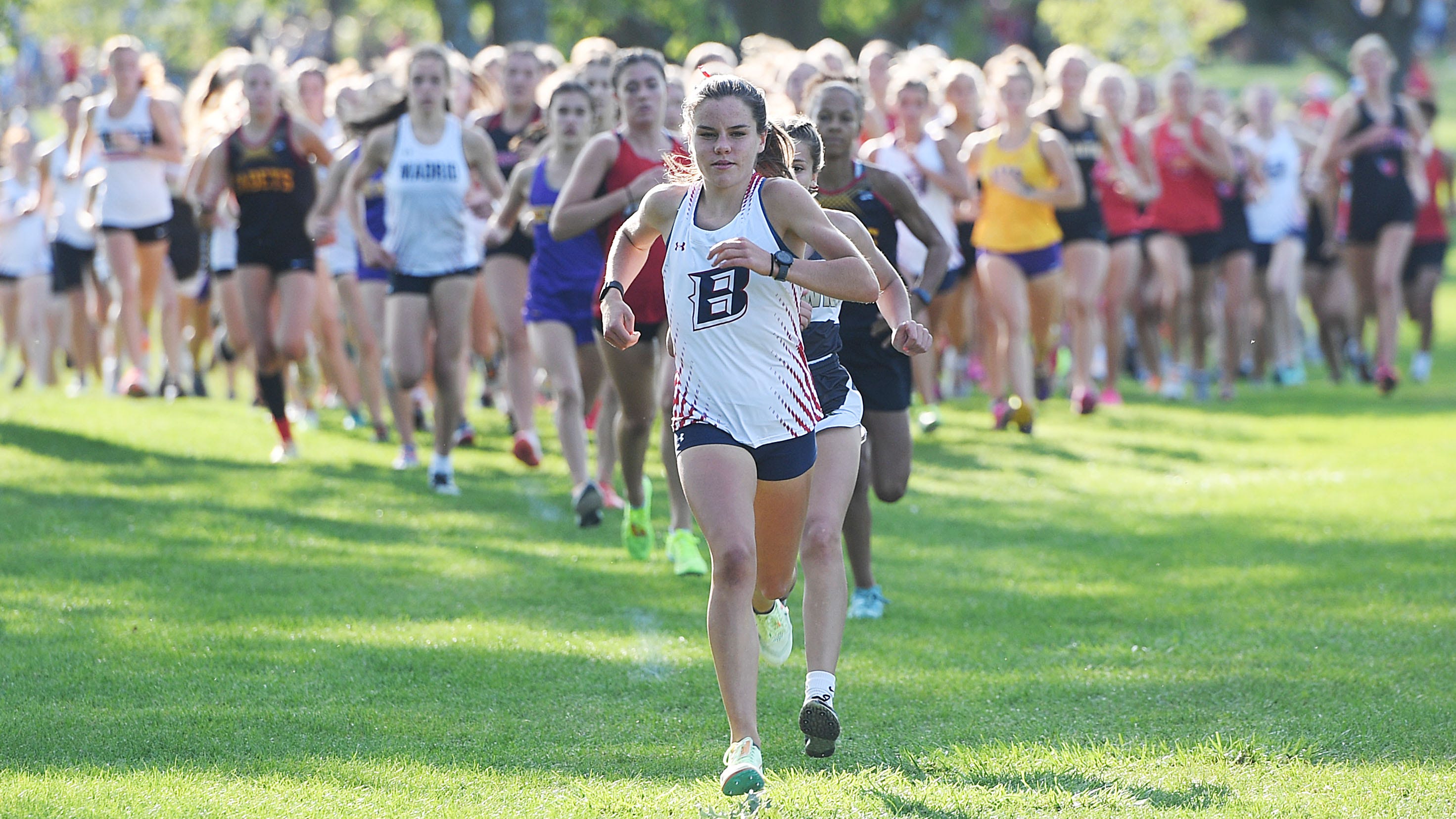Paityn Noe going for history at Iowa girls state cross country meet