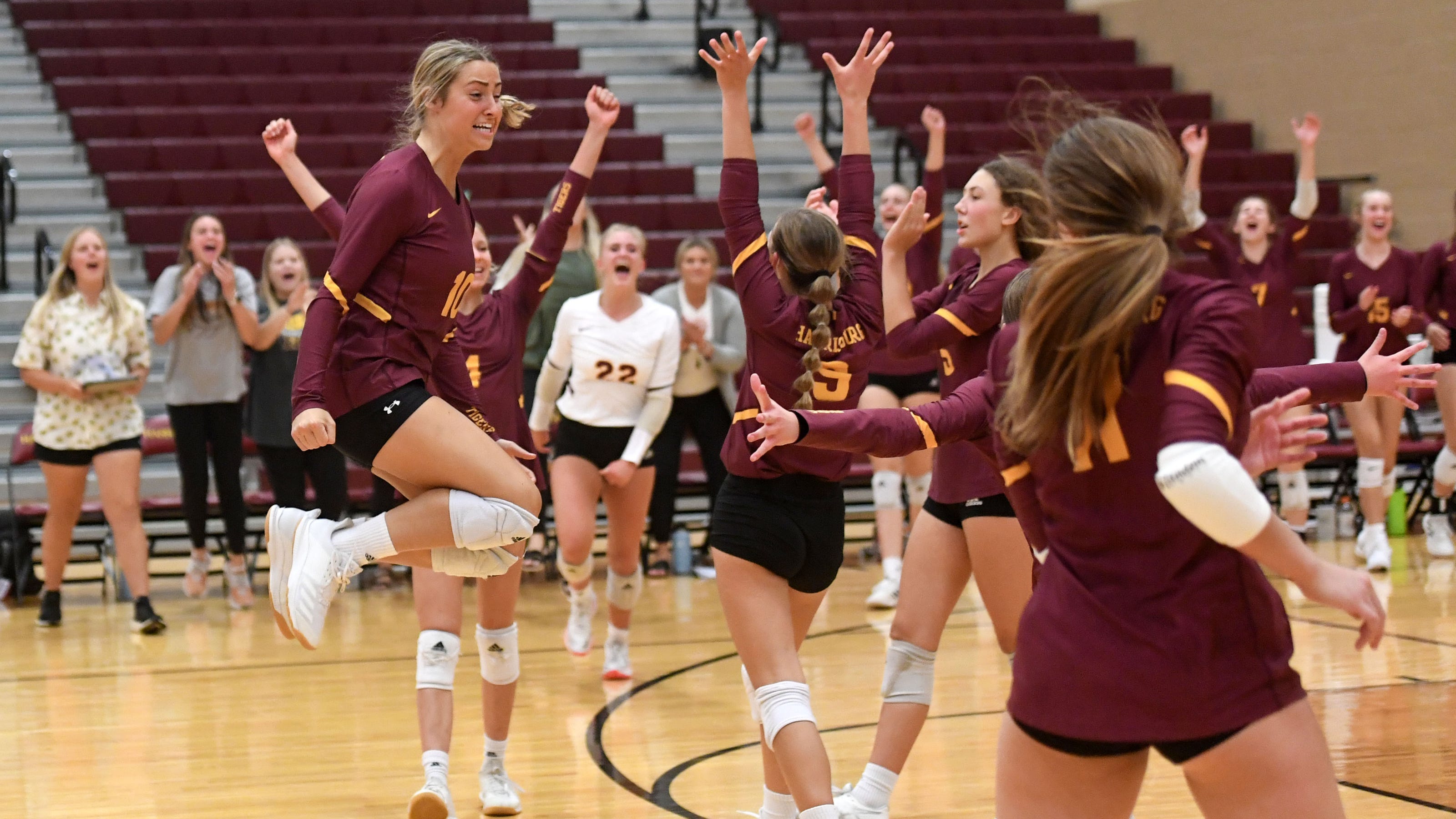 South Dakota high school volleyball Lincoln enters top5 in Class AA
