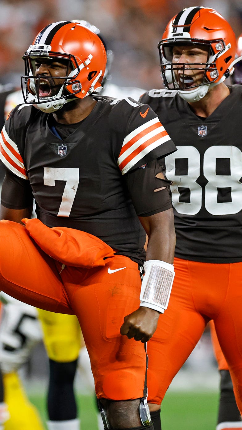 WATCH: Jacoby Brissett has fan club inside Cleveland Browns locker room