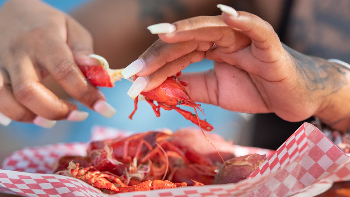 Pensacola Seafood Festival draw crowds