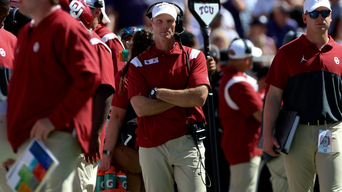 Oklahoma coach Brent Venables reacts during the second half against TCU at Amon G. Carter Stadium.