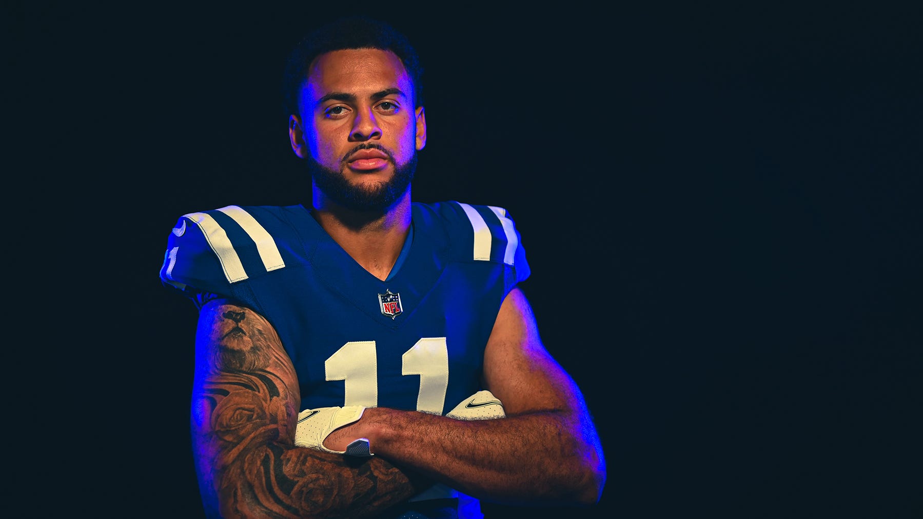 Sue Boor of Indianapolis, wearing a pink jersey of Indianapolis Colts  News Photo - Getty Images