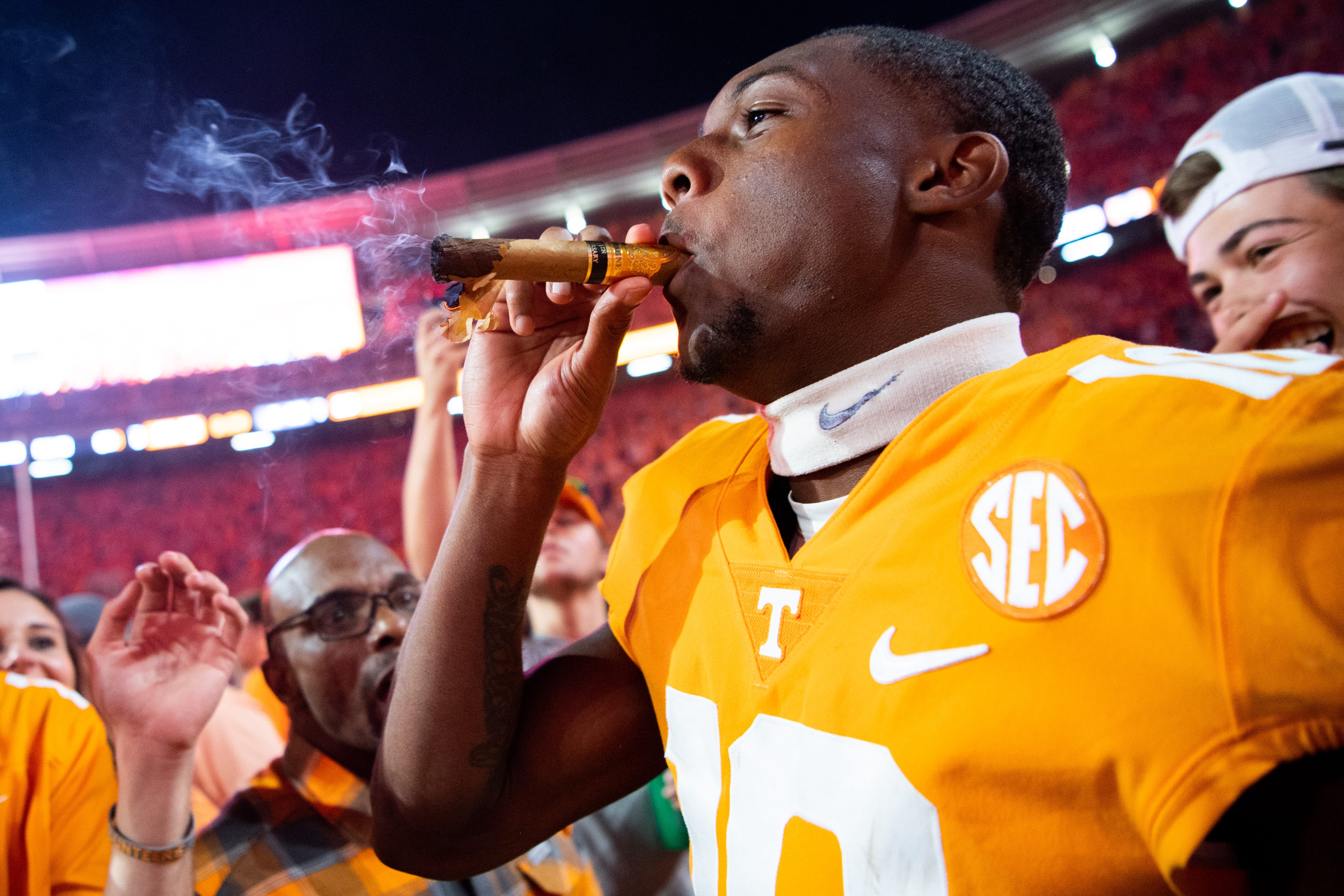 Tennessee Football Players, Fans Light Up Cigars After Alabama Win