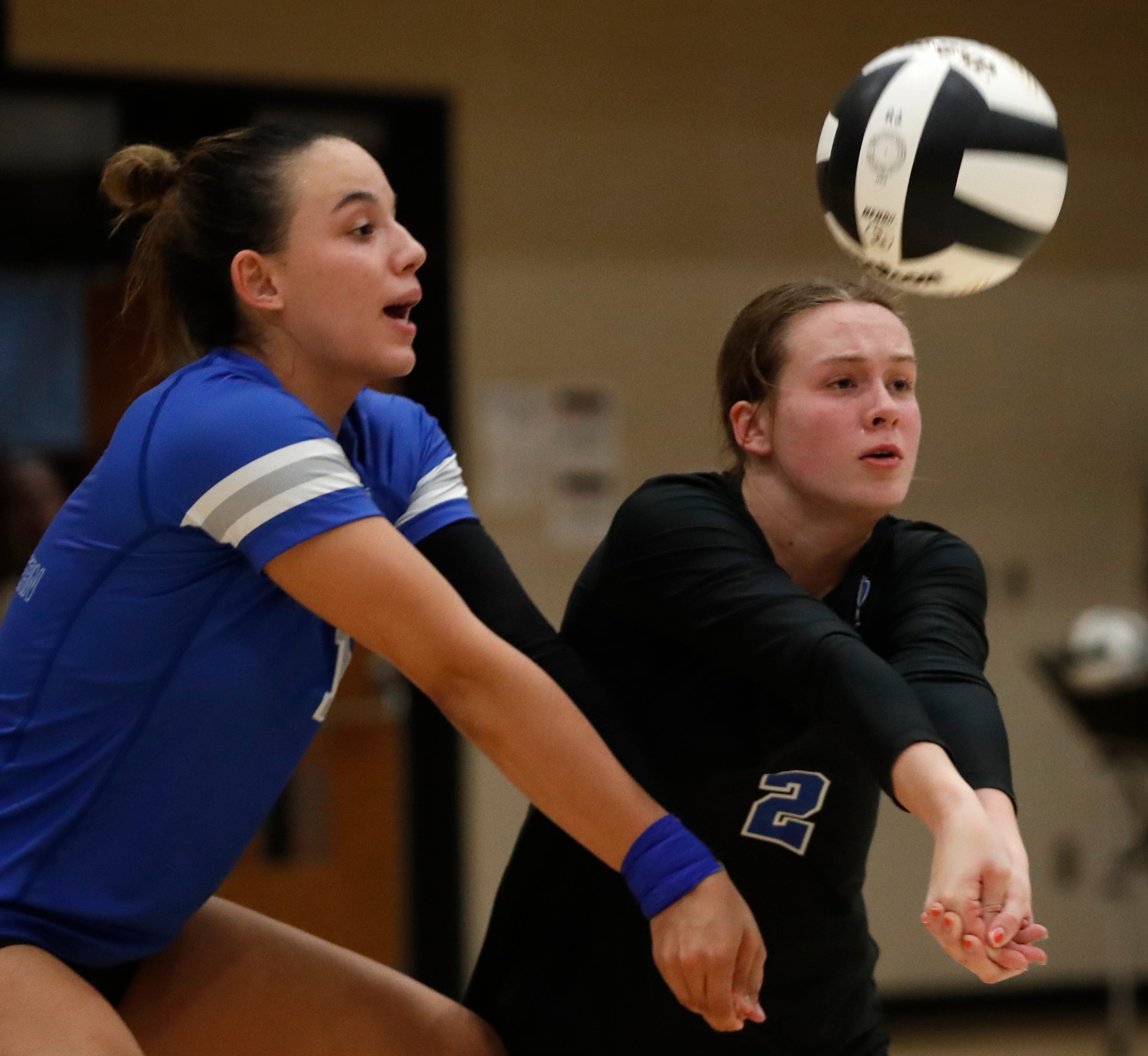 IHSAA Volleyball State Final: HSE Libero Sophie Ledbetter Takes Charge