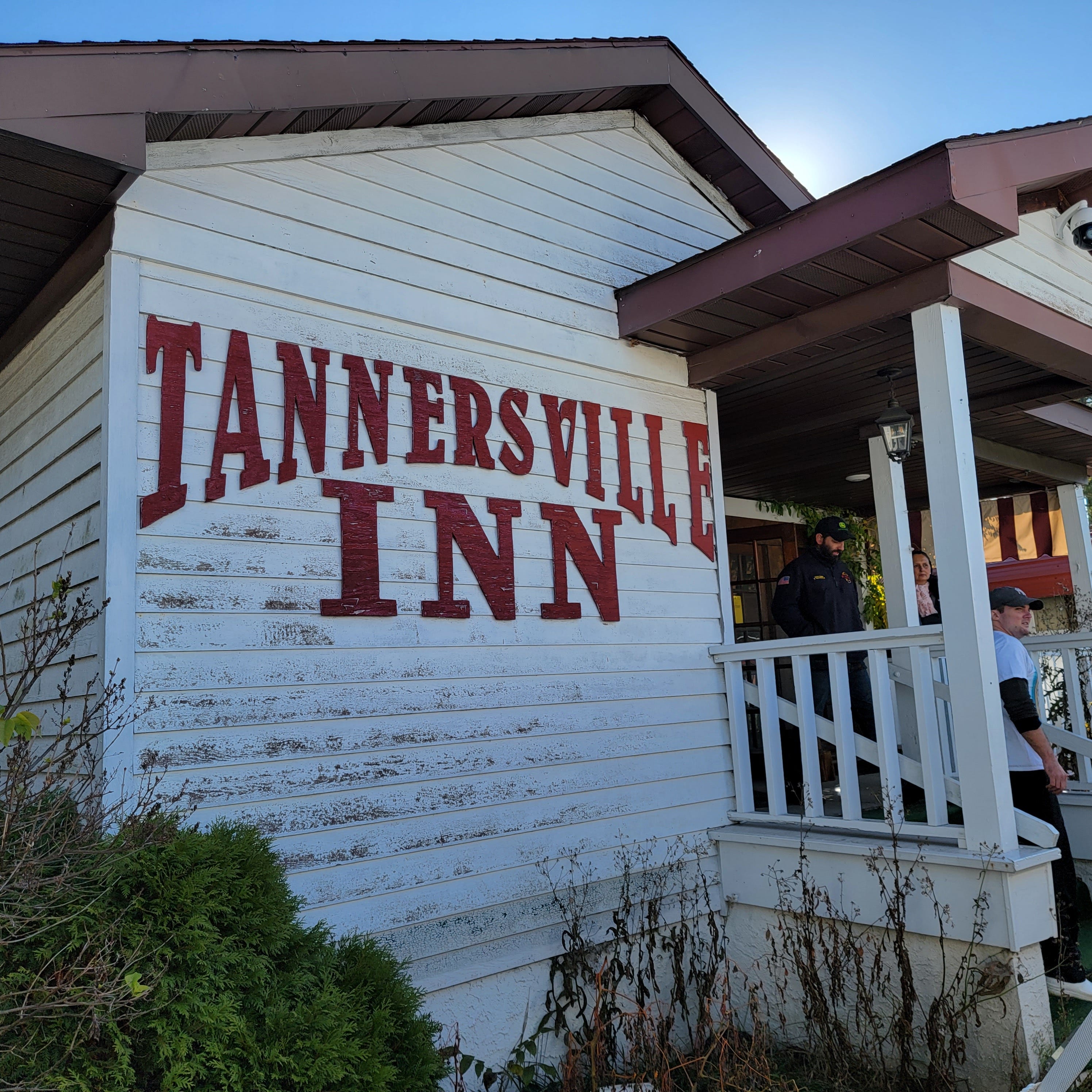 Tannersville Inn Auctions Off Hundreds Of Items To The Public