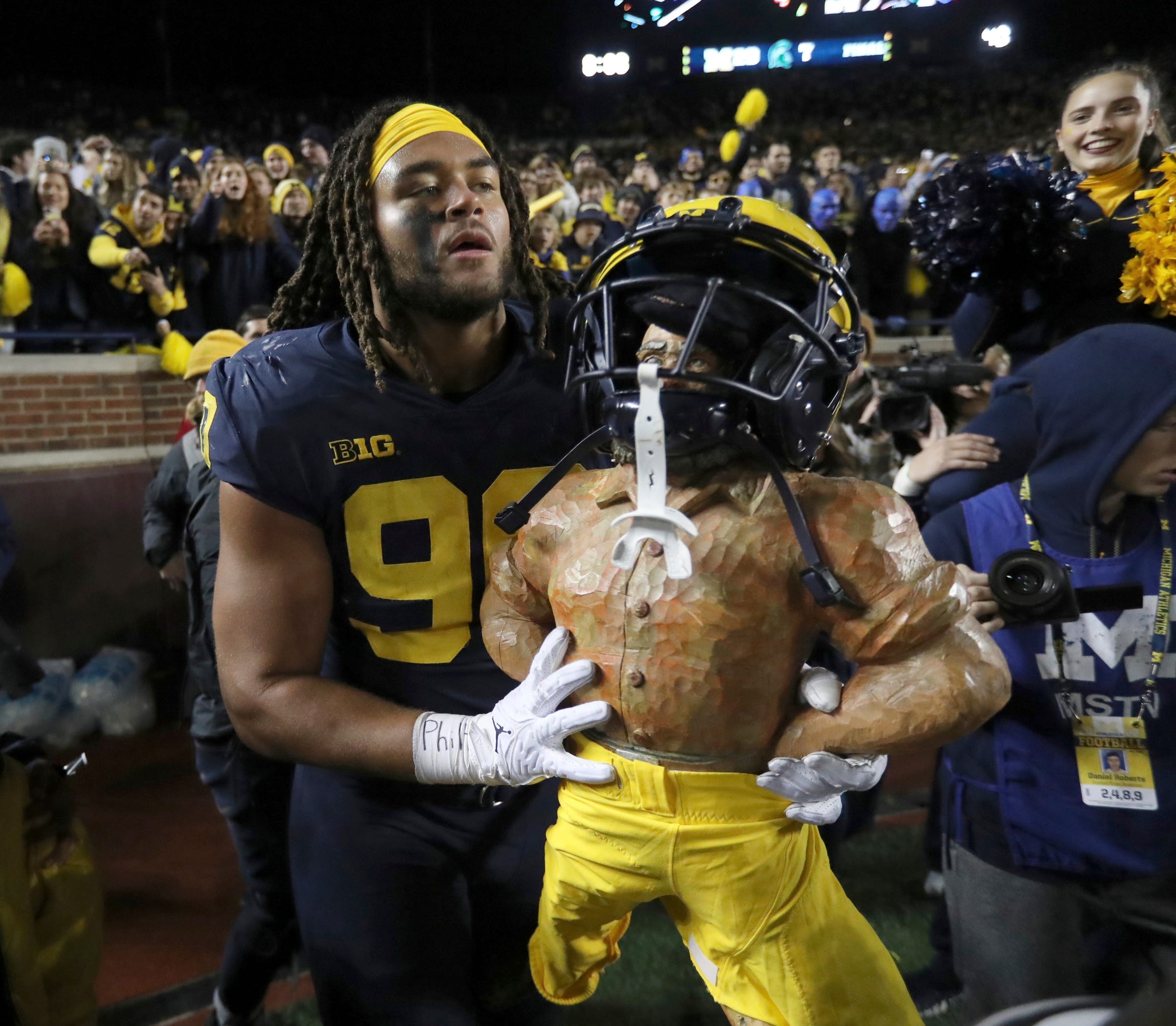 Michigan Football's Win Over Michigan State Marred By Violence In Big ...