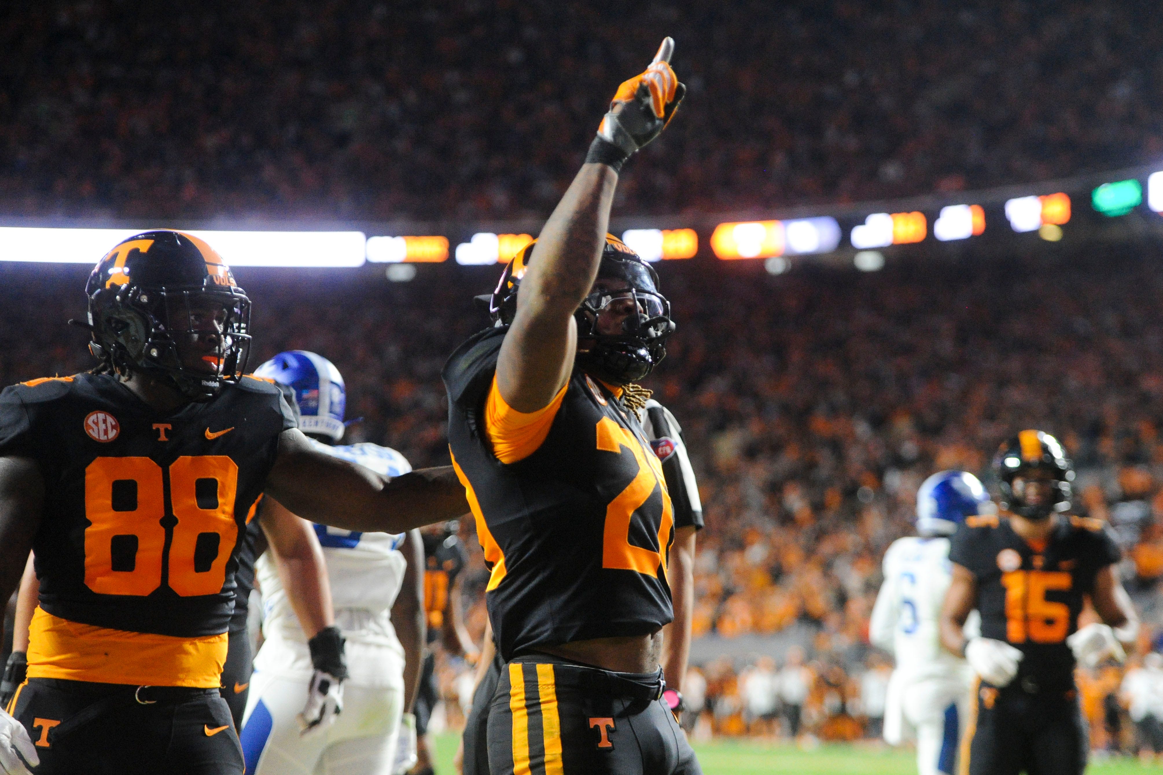 Tennessee Football Moves Up In AP Top 25 Ahead Of College Football ...