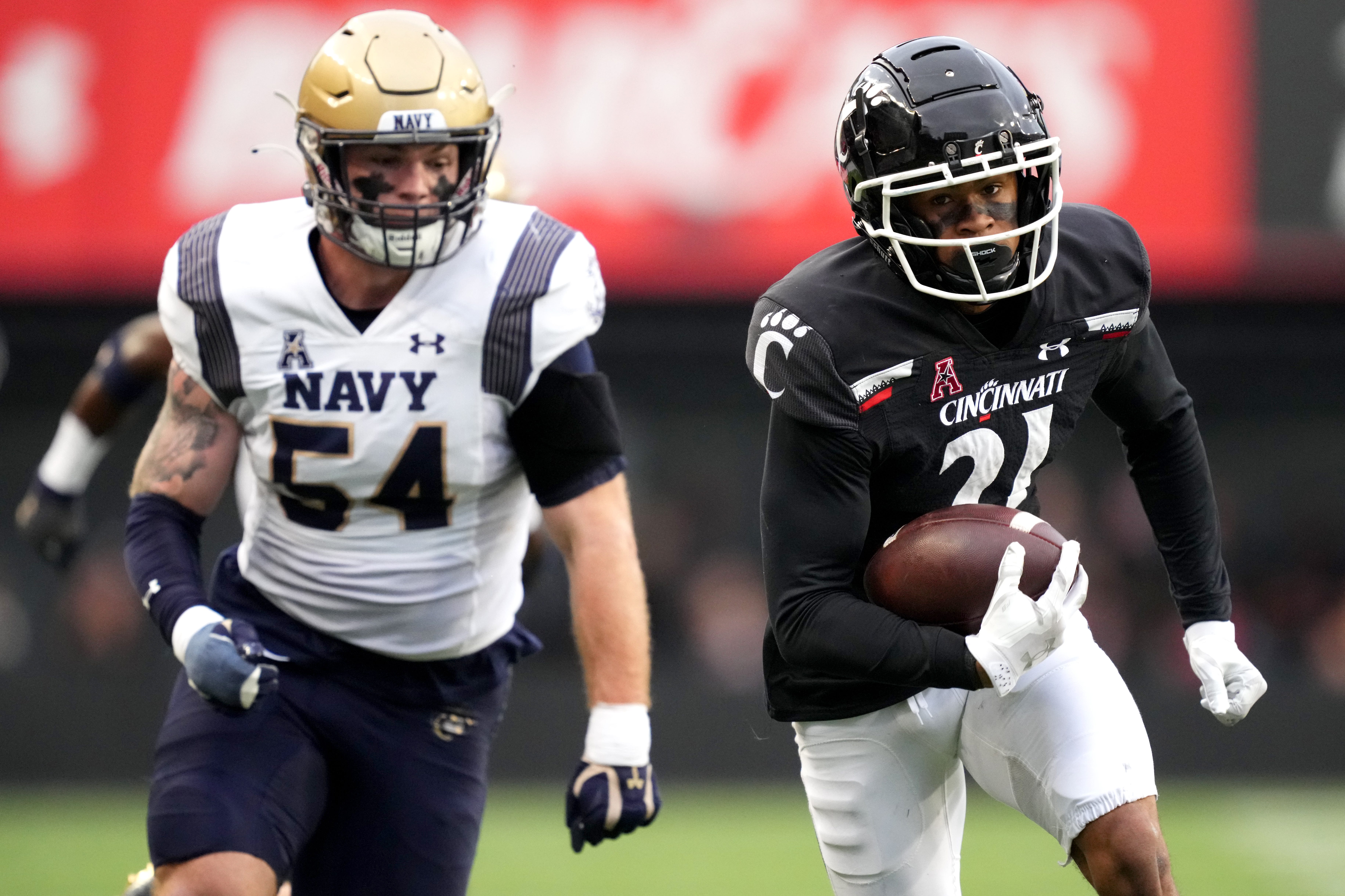 Cincinnati Football: Tyler Scott, Bearcats Sink Navy Midshipmen