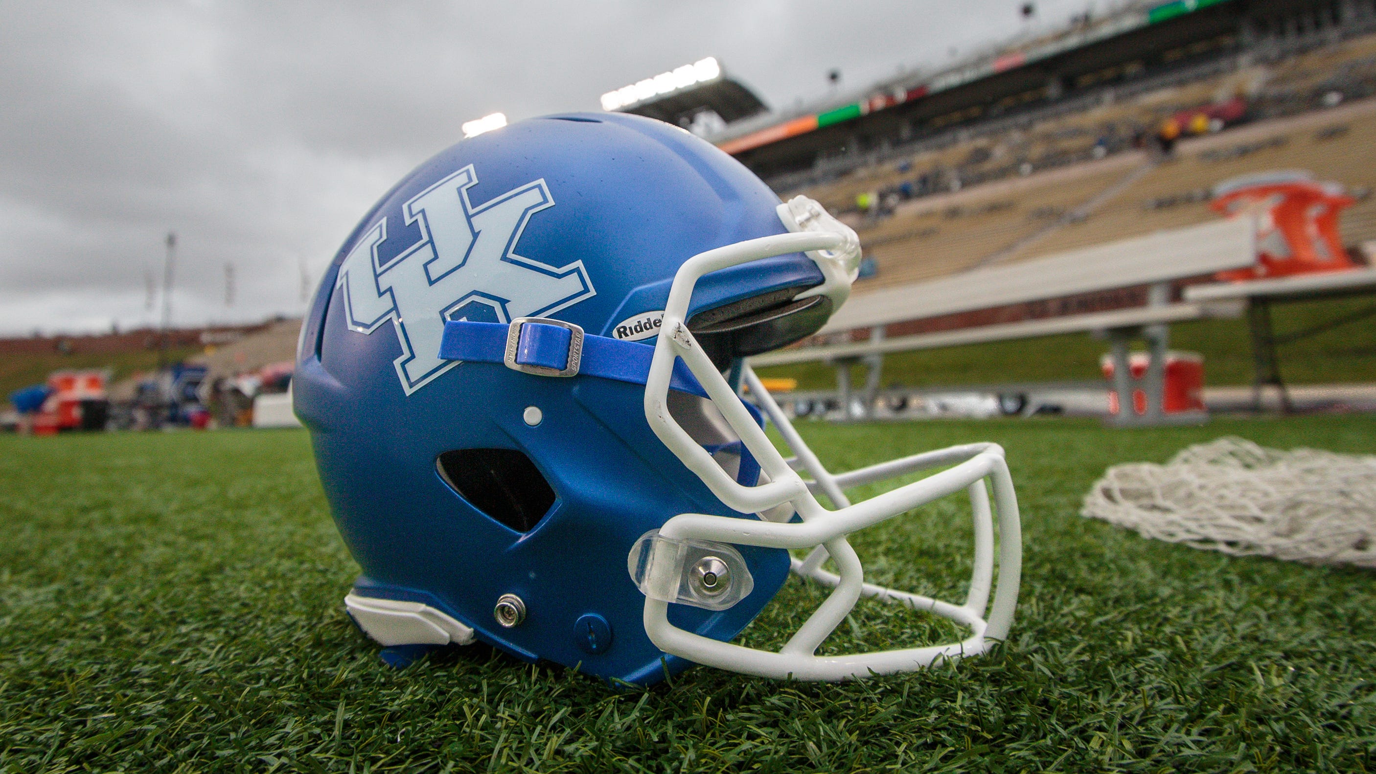 Kentucky football Who will call plays for offense in Music City Bowl?
