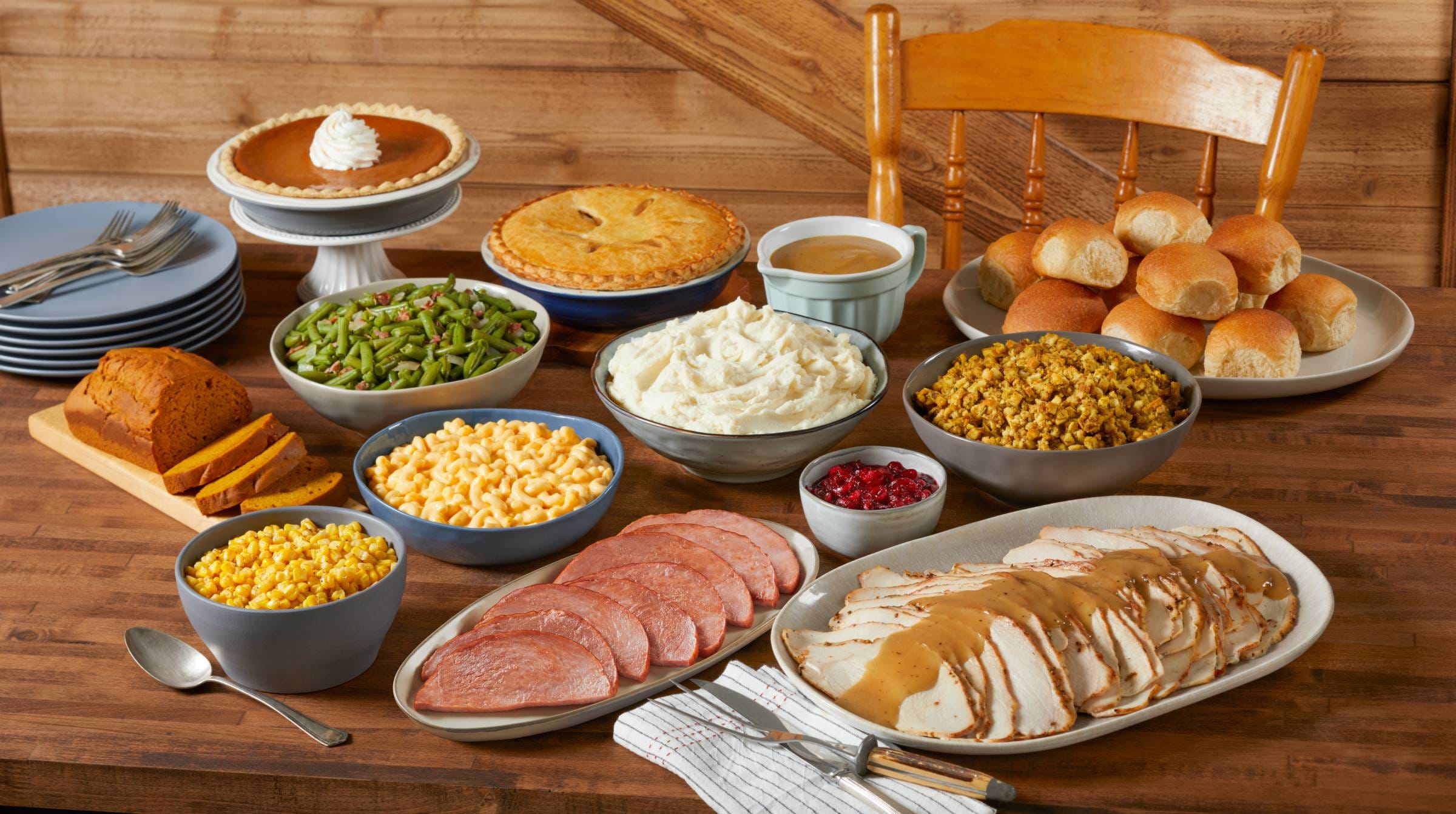 is cracker barrel serving thanksgiving dinner