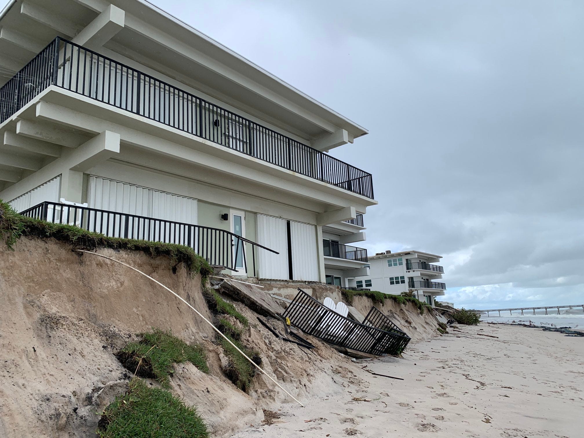 Video Tour Of Damage By Hurricane Nicole To Vero Beach Beaches Dunes   4ce8f35a 9f5b 4ef9 9a5a 2eb0261e7231 Ocean Club Damage 