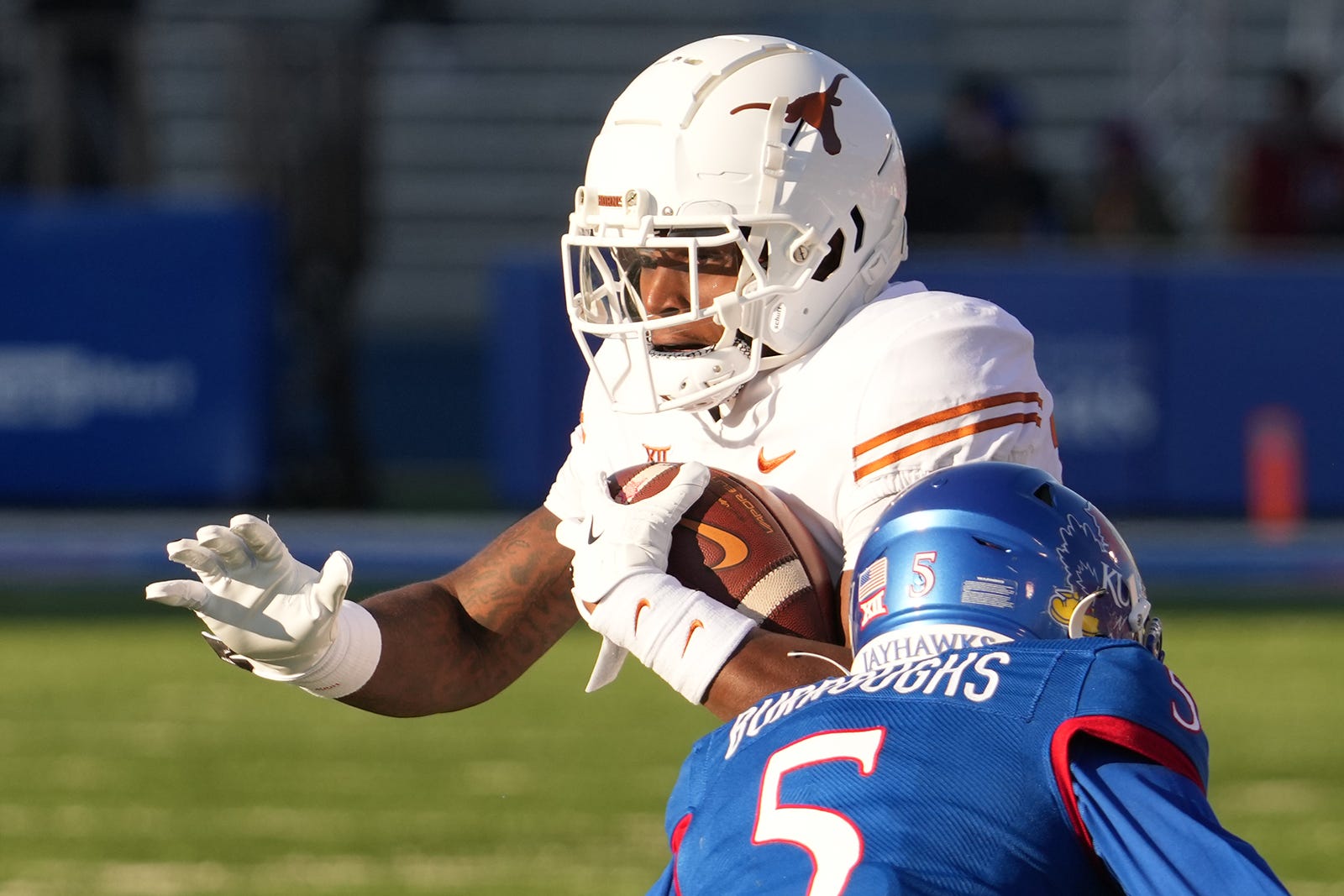 Texas football notes: Visit from 49ers' Shanahan could help offense