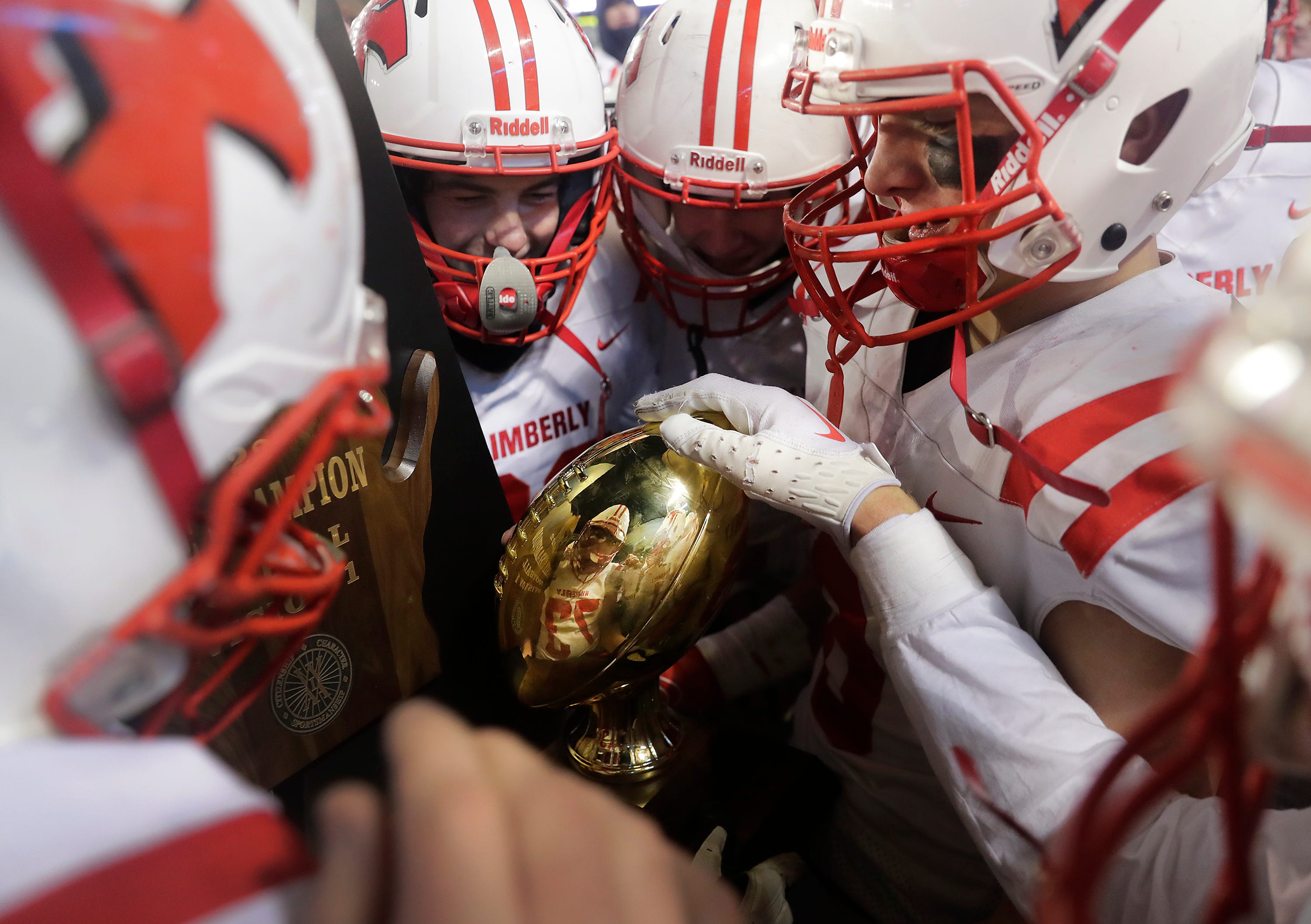 Wisconsin High School Football State Finals Divisions 1, 2, 3 Updates