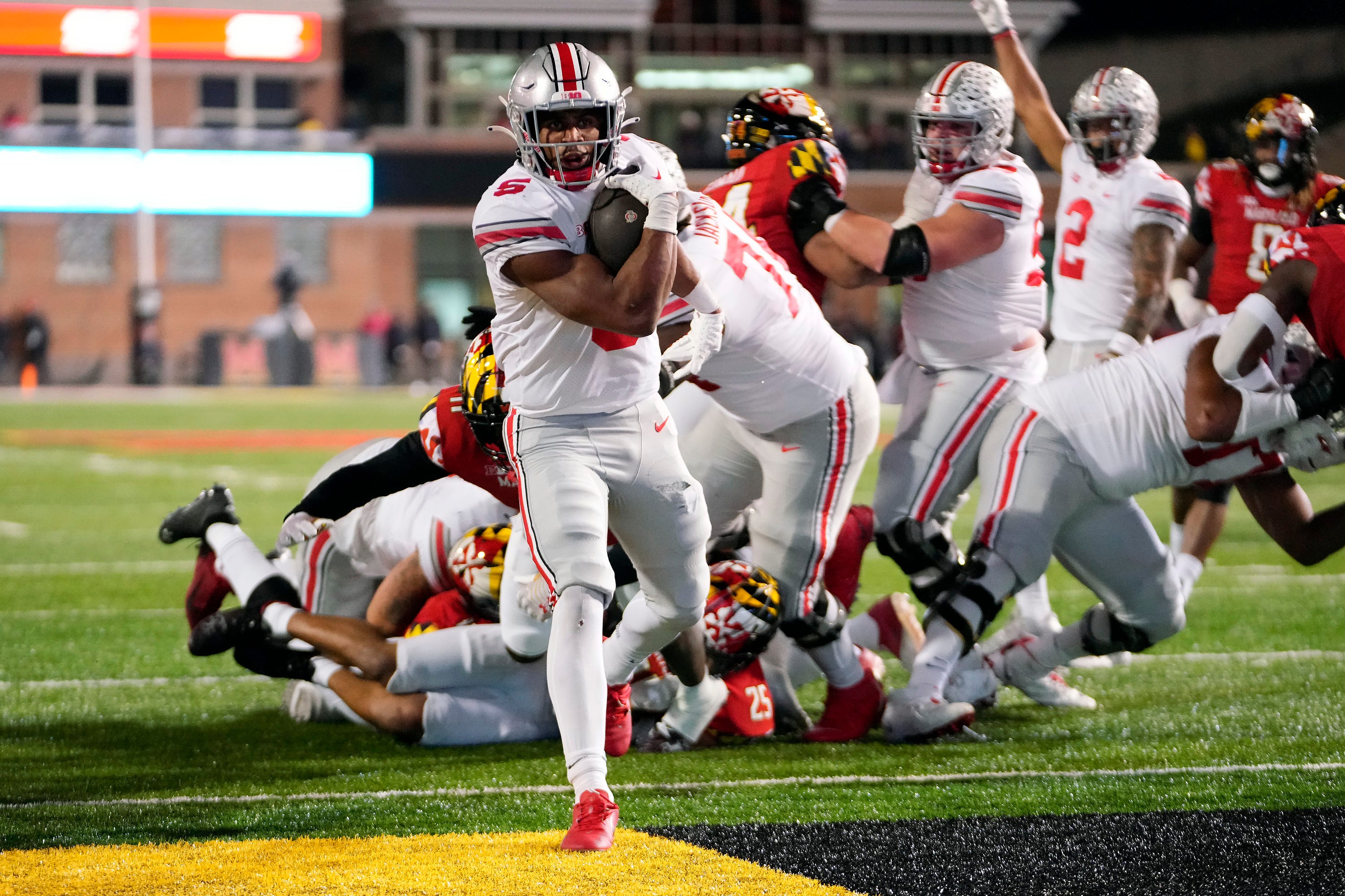 Ohio State Football Freshman Dallan Hayden Carries Load At Maryland