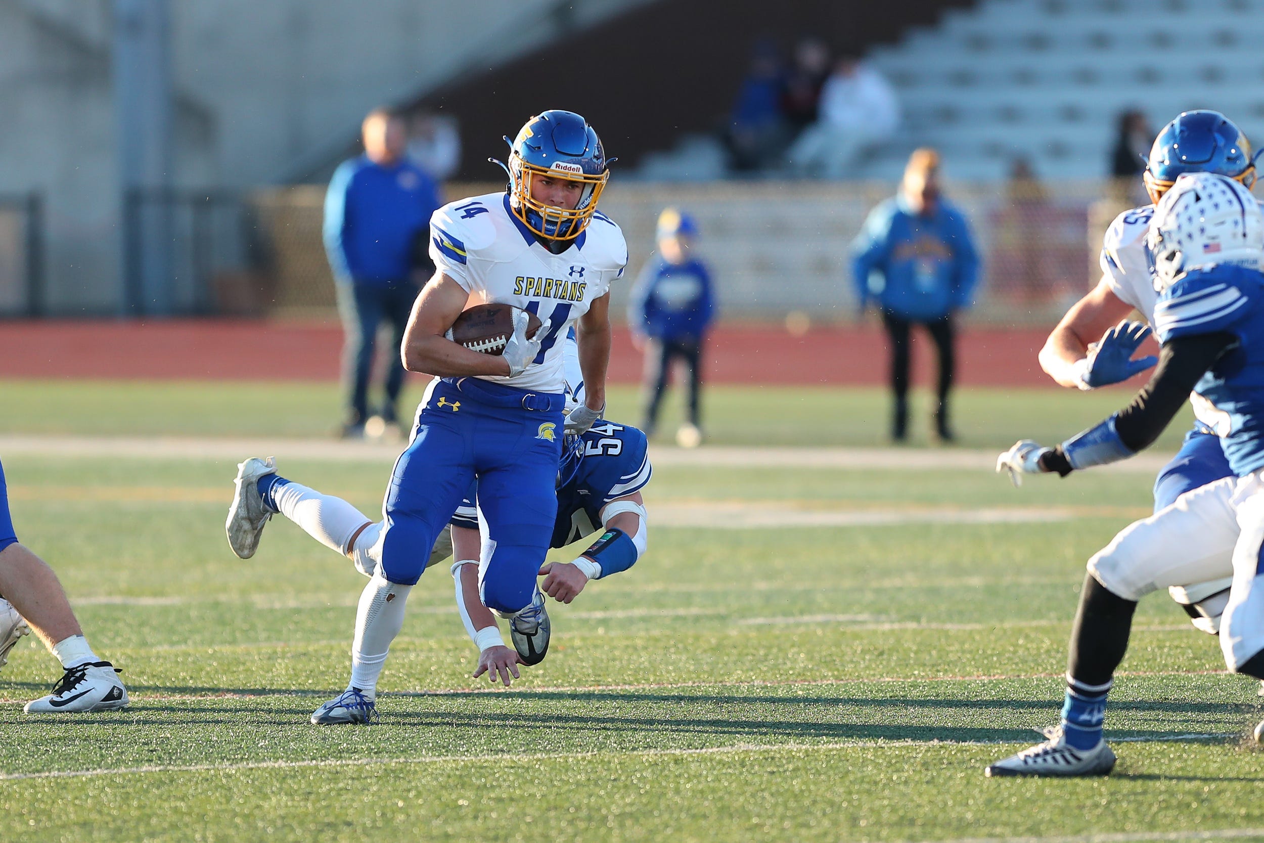 Maine-Endwell Routs Batavia In Class B State Football Semifinal Win