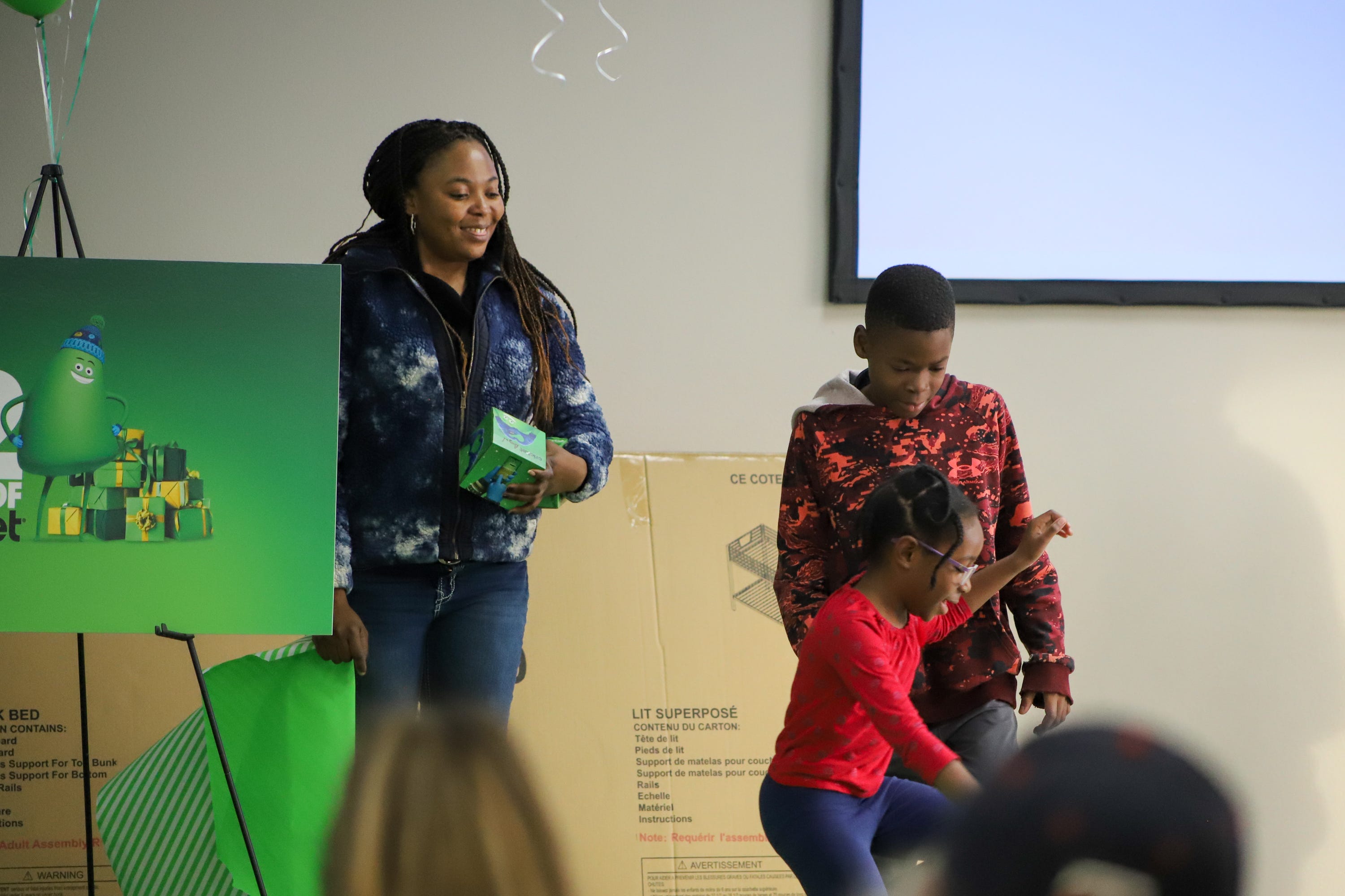 Boys & Girls Club Families Get Gifts From Cricket On Giving Tuesday