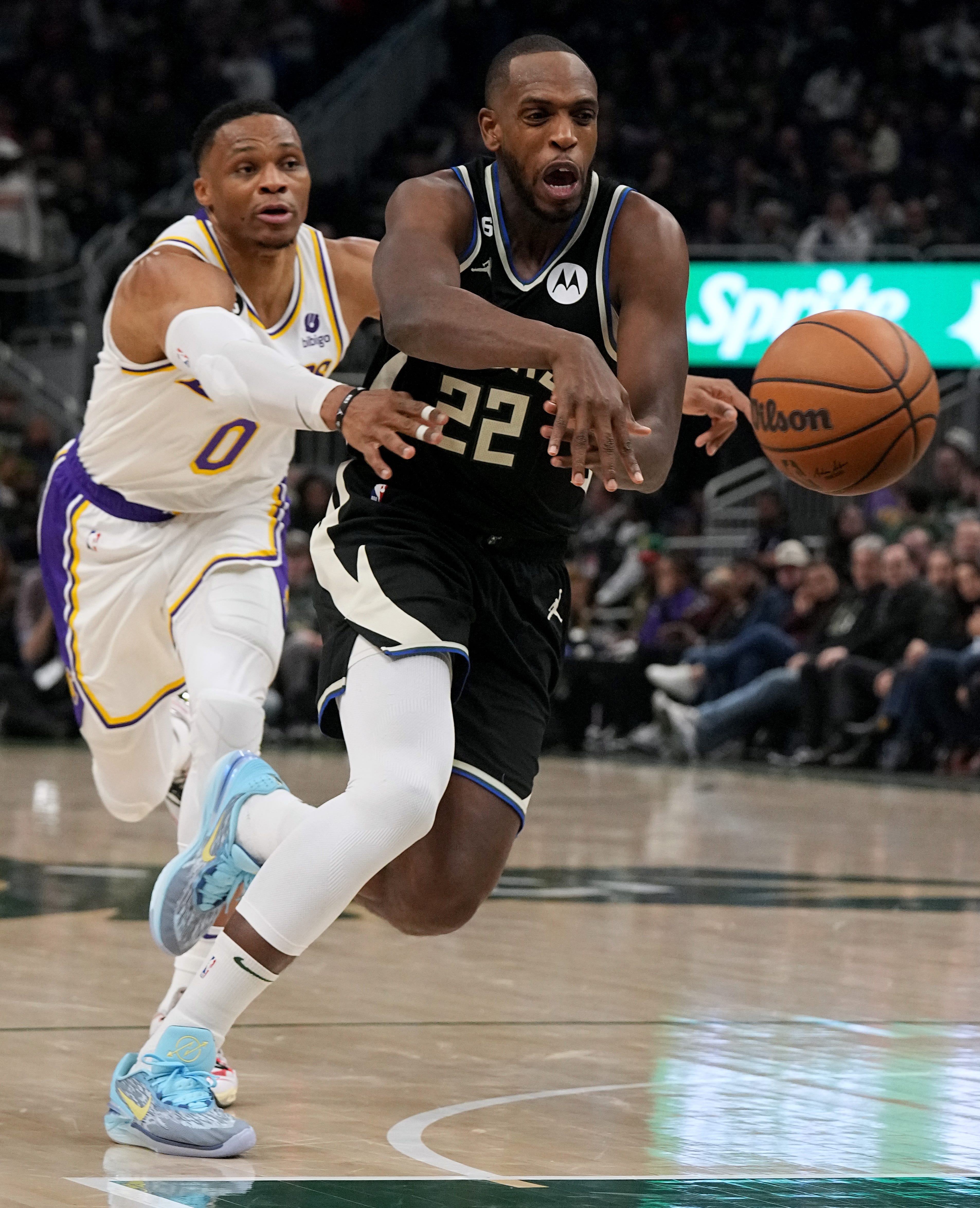 Khris Middleton Returns But Bucks Lose To Lakers