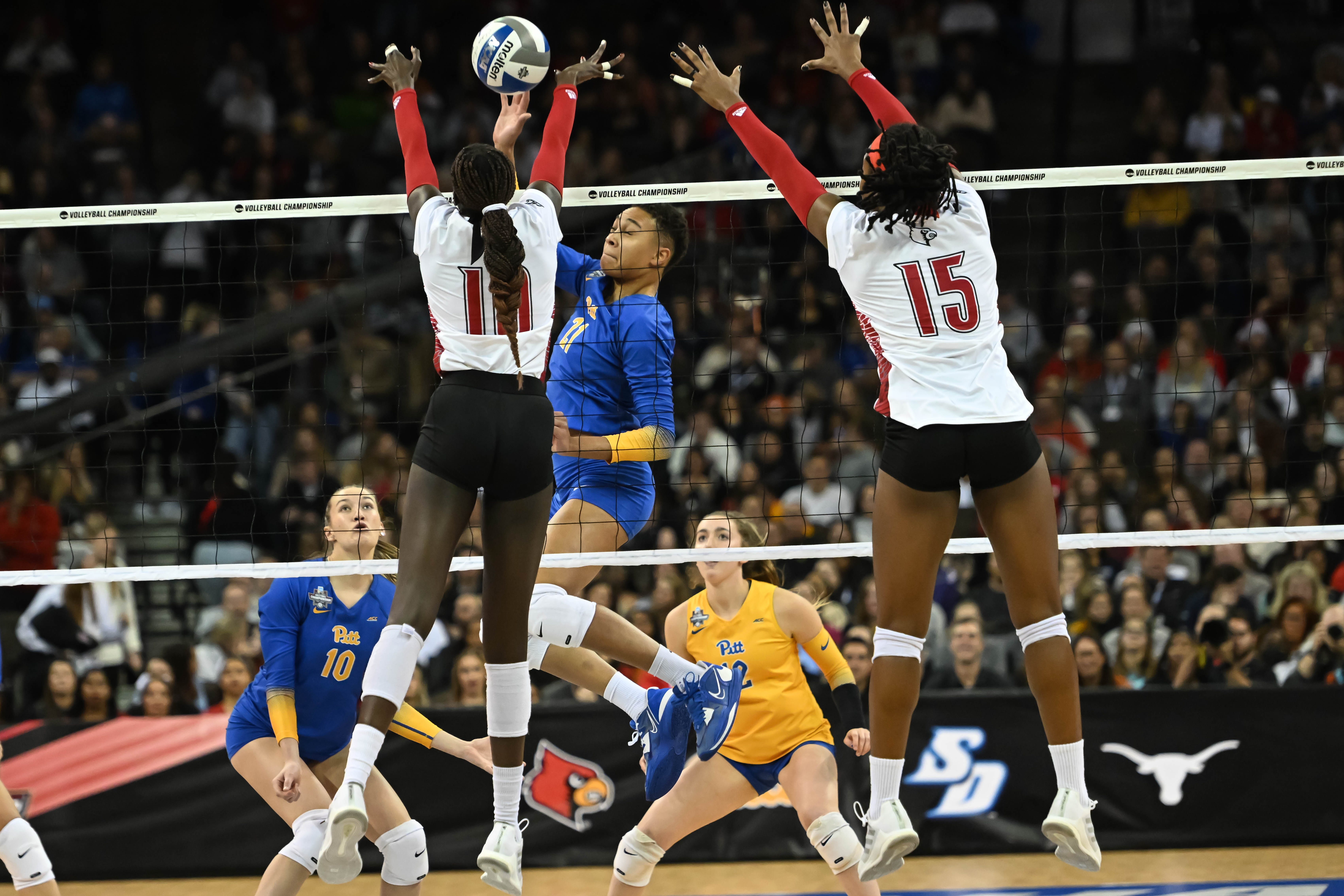 Louisville Volleyball Beats Pitt Thanks To Phekran Kong's Career Game