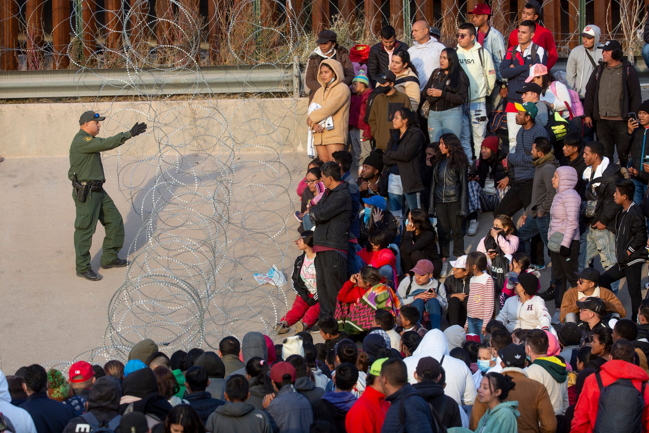 El Paso Troubled By Texas National Guard Tactics Amid Migrant Crisis