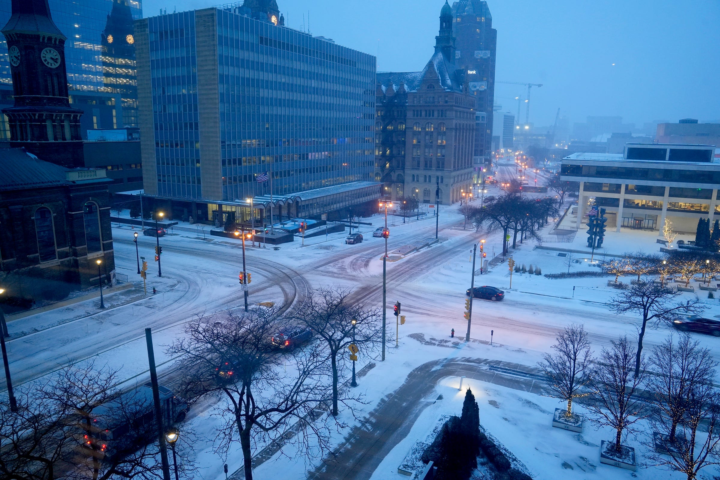 Time lapse of the Dec. 22 winter storm in downtown Milwaukee | Flipboard 