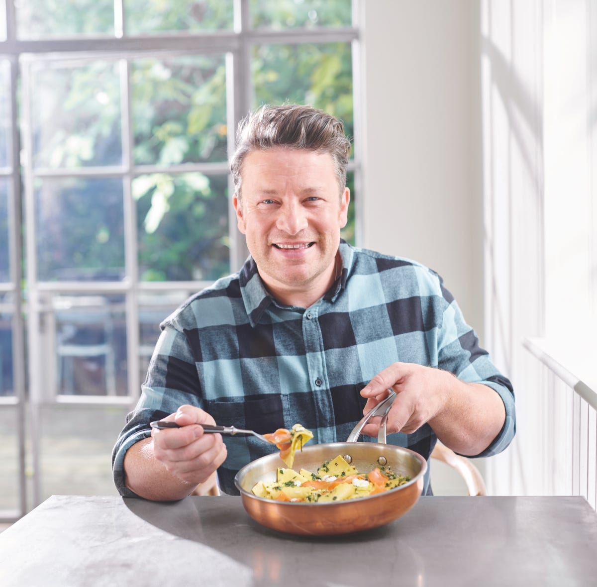 salto masker verraden Jamie Oliver new cookbook is user-friendly: 'People hate washing up'