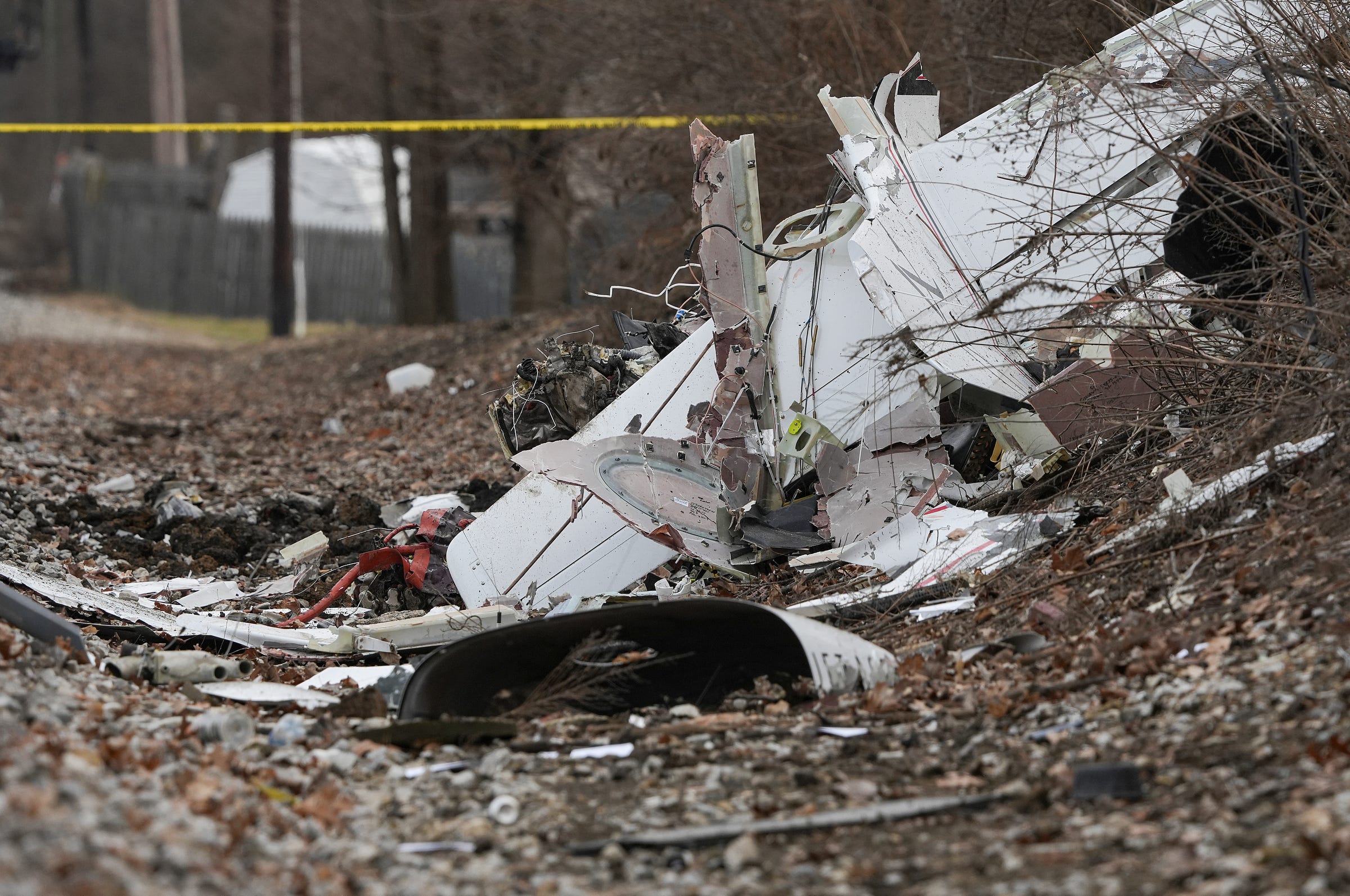 One Dead After Small Plane Crashes In Neighborhood South Of Downtown ...