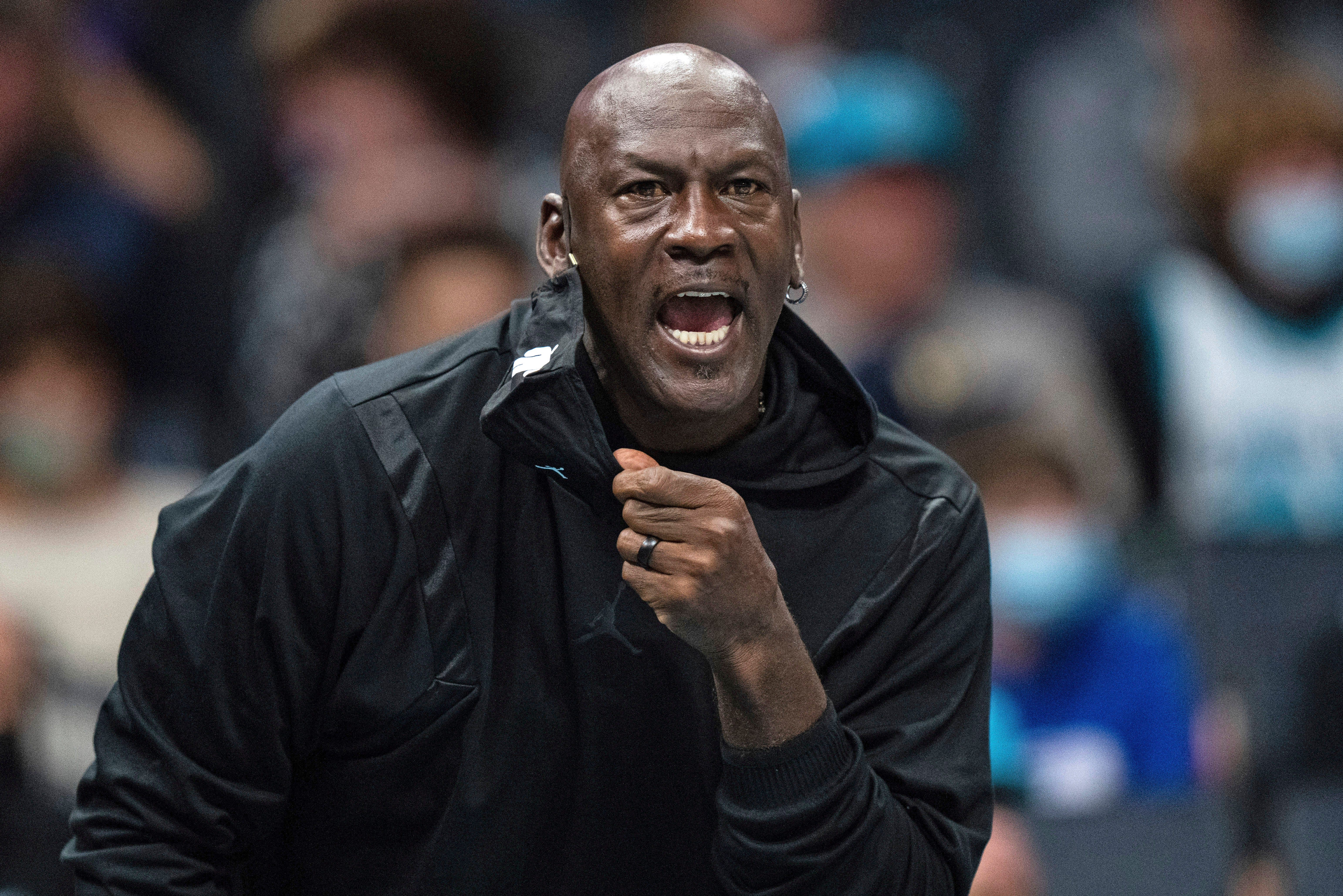 Suns' Bismack owner Michael Jordan would go one-on-one with Charlotte players