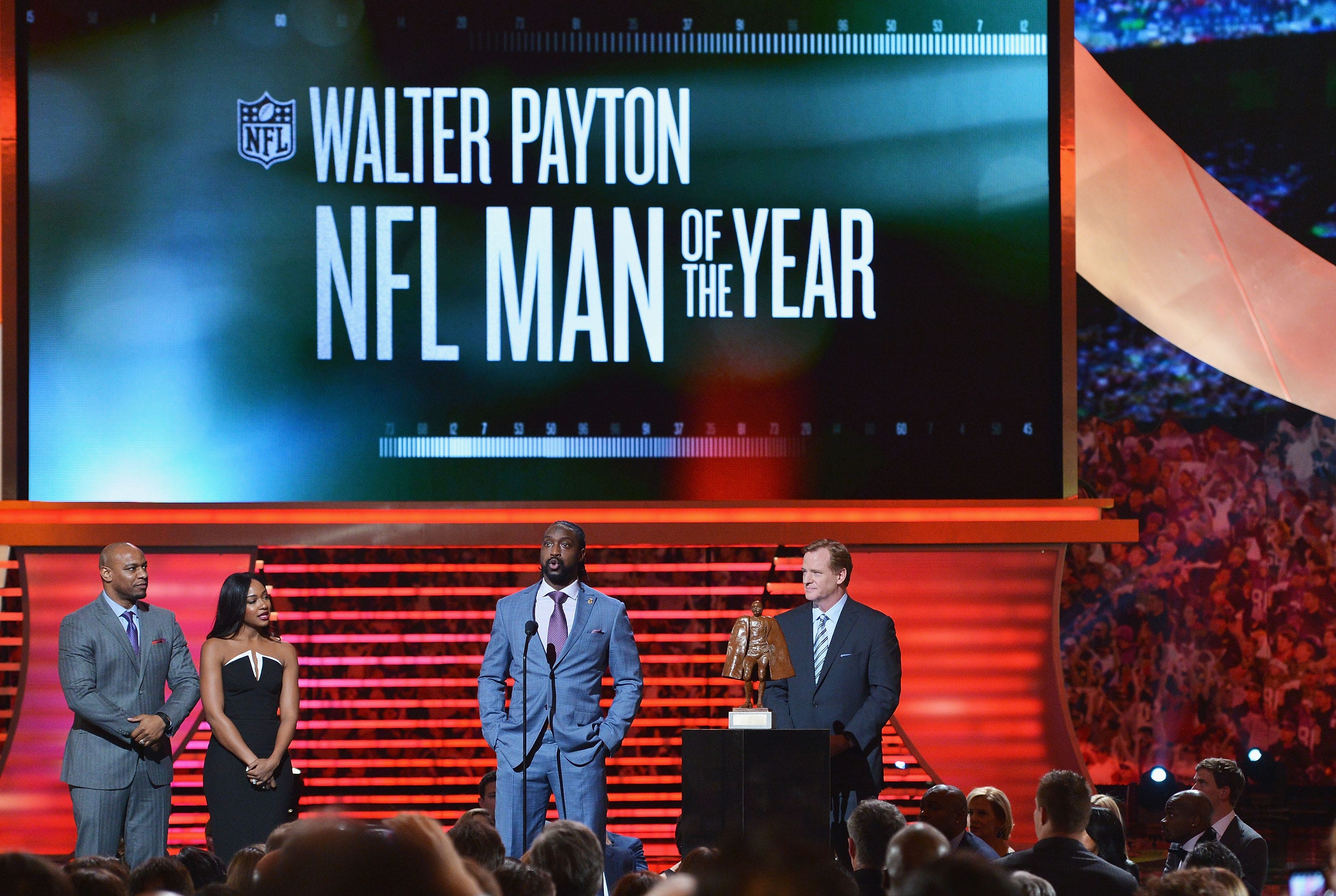 Three-time NFL Defensive Player of the Year agrees to multi-year deal to  serve as NFL Analyst across CBS Sports platforms - WNKY News 40 Television