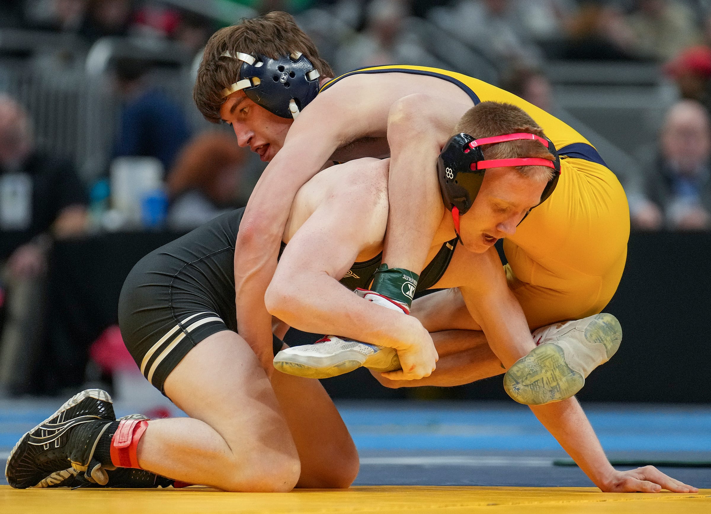 IHSAA wrestling state finals Championship match pairings, highlights