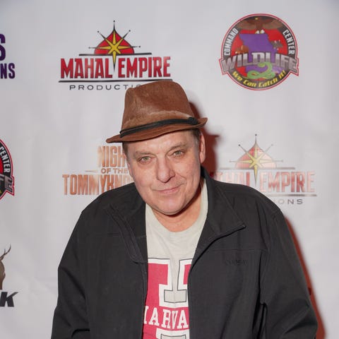 Tom Sizemore attends the world premiere red carpet