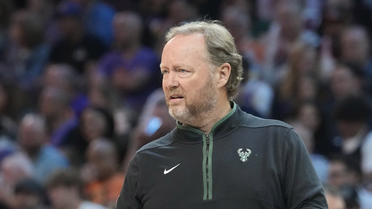 According to sources, the Phoenix Suns are hiring Mike Budenholzer as their head coach