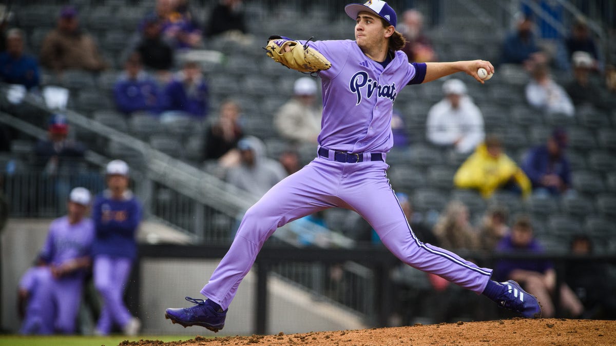 Arkansas baseball adds to pitching depth with highly ranked transfer from ECU
