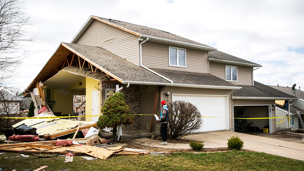 Tornadoes in Iowa Photos of damage from Hills and Coralville