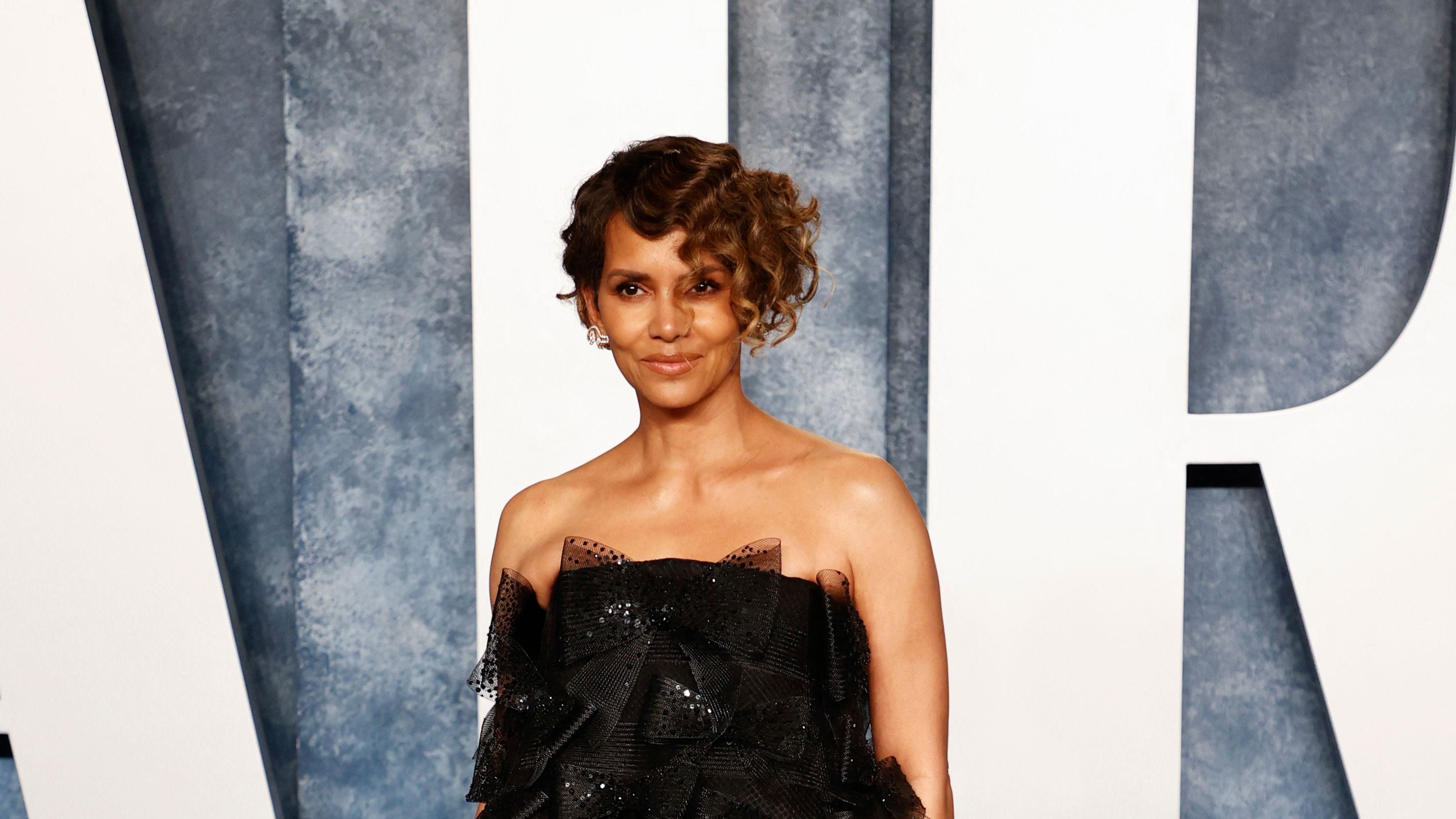 US actress Halle Berry attends the Vanity Fair 95th Oscars Party at the The Wallis Annenberg Center for the Performing Arts in Beverly Hills, California on March 12, 2023. (Photo by Michael TRAN / AFP) (Photo by MICHAEL TRAN/AFP via Getty Images) ORIG FILE ID: AFP_33B93TA.jpg