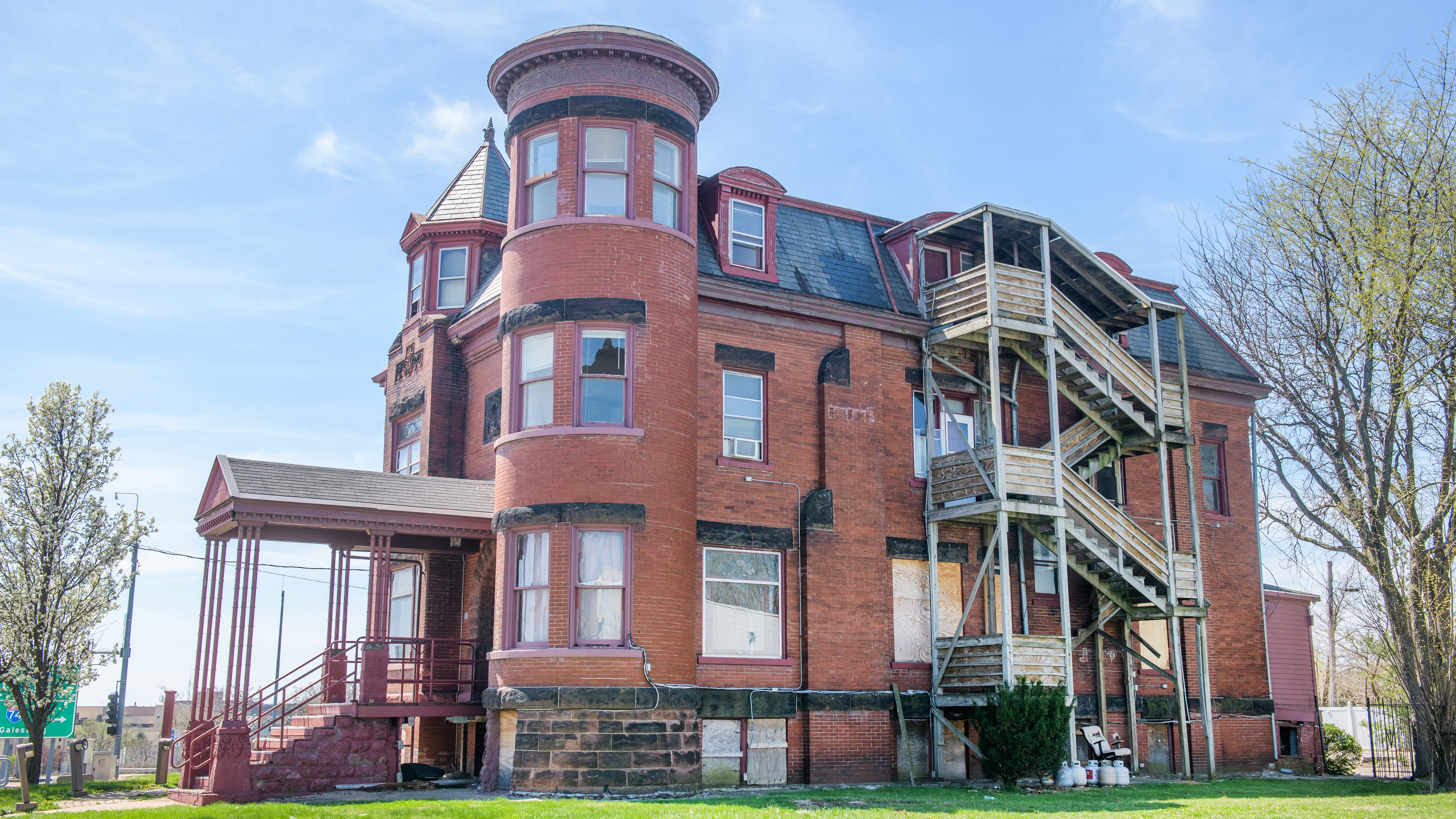 The Spurck Mansion was built in the 1890s and was in use up until 2011 as the Koinonia House. The KDB Group headed by Peoria native and biotech entrepreneur Kim Blickenstaff bought the property in 2020 with the intent of bringing it back to its original glory.