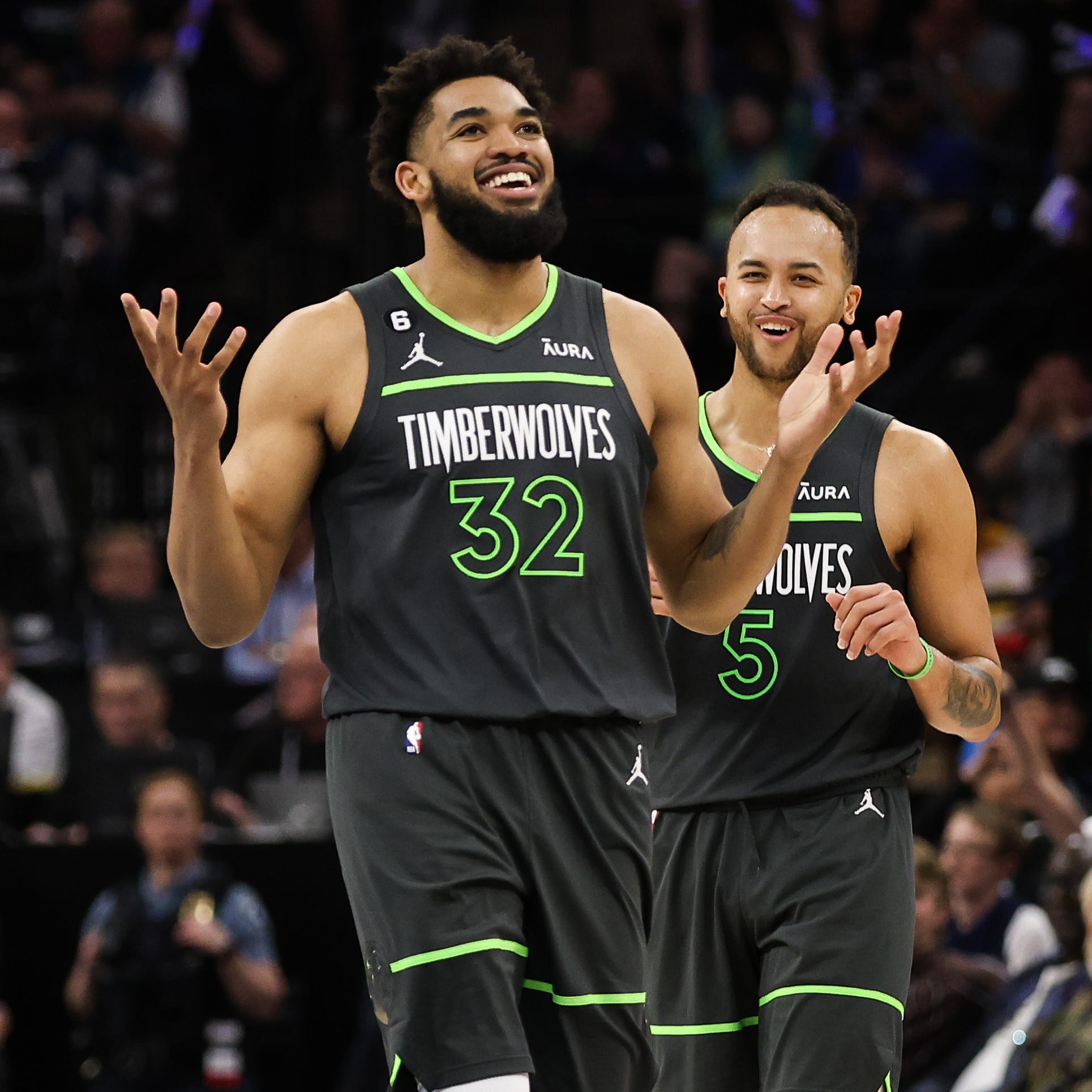 Karl-Anthony Towns celebrates his shot during the Timberwolves' win over the Thunder.